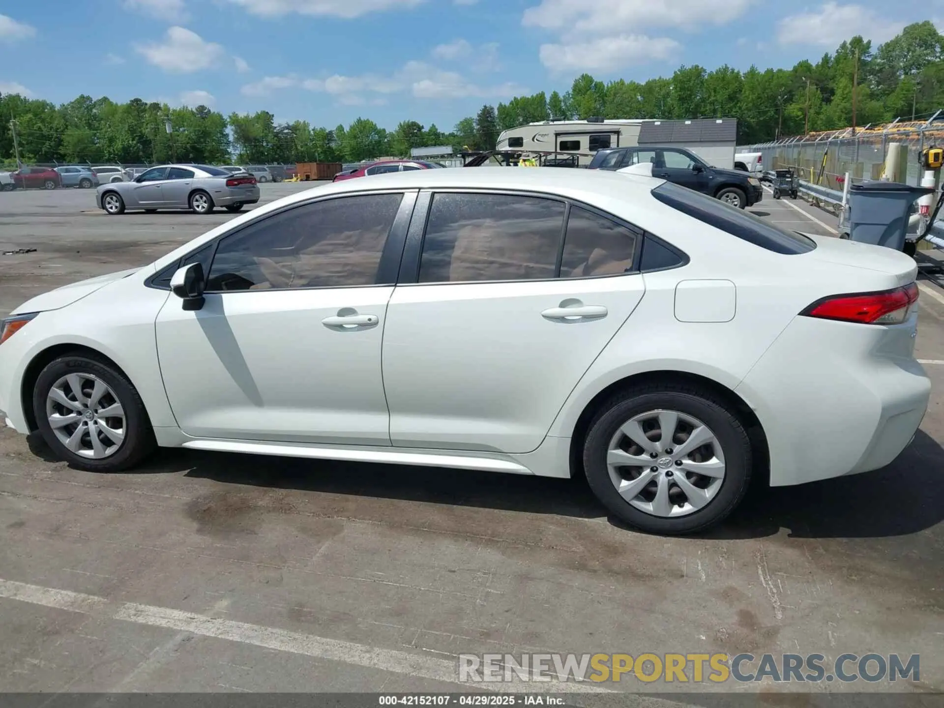 14 Photograph of a damaged car JTDEPRAE8LJ016624 TOYOTA COROLLA 2020
