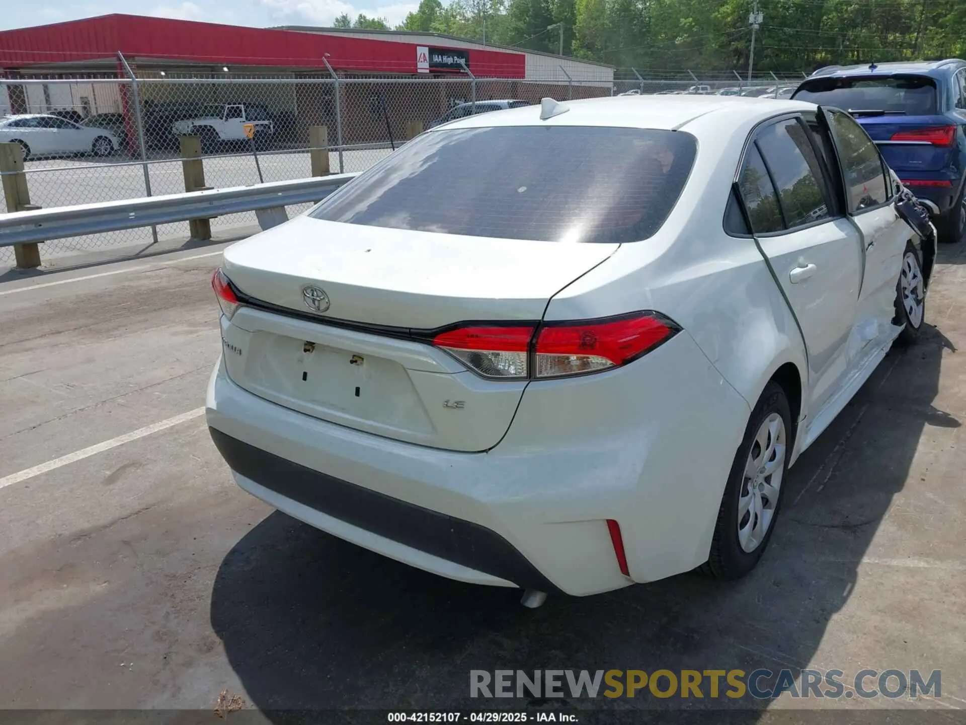 4 Photograph of a damaged car JTDEPRAE8LJ016624 TOYOTA COROLLA 2020