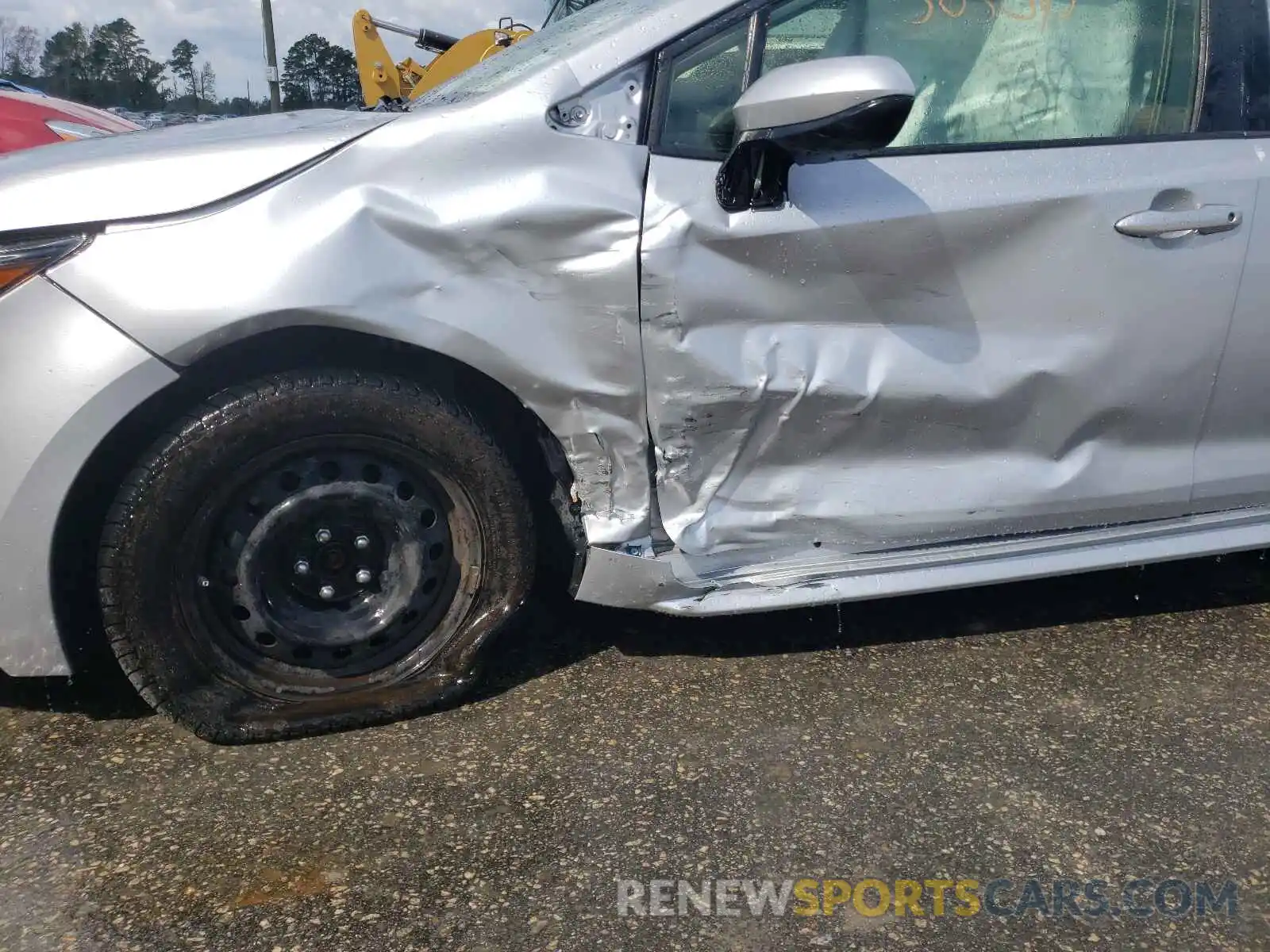 9 Photograph of a damaged car JTDEPRAE8LJ024321 TOYOTA COROLLA 2020