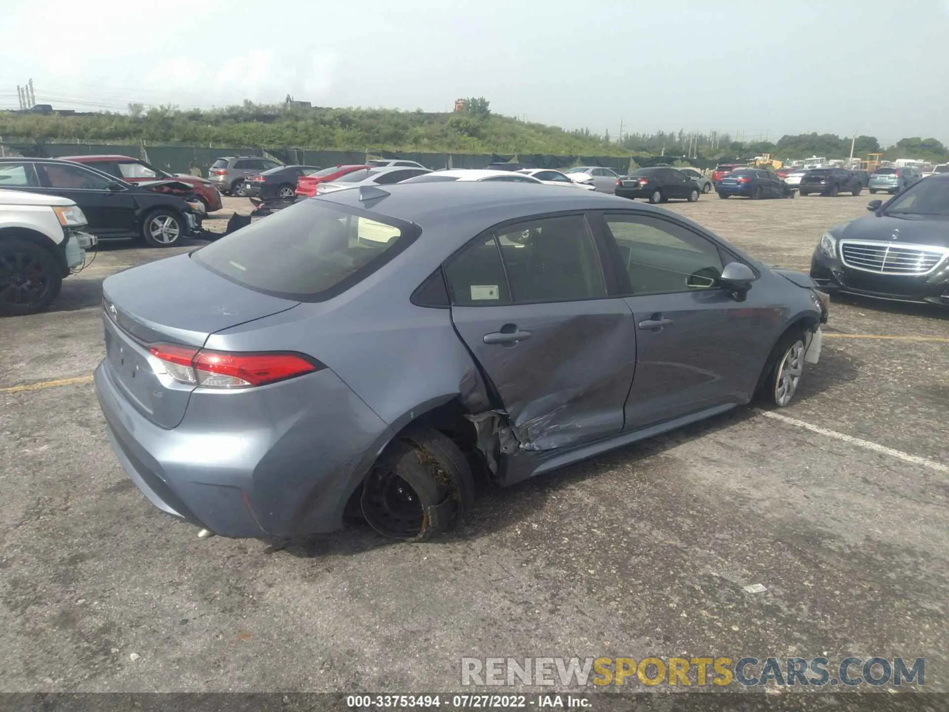 4 Photograph of a damaged car JTDEPRAE8LJ025078 TOYOTA COROLLA 2020