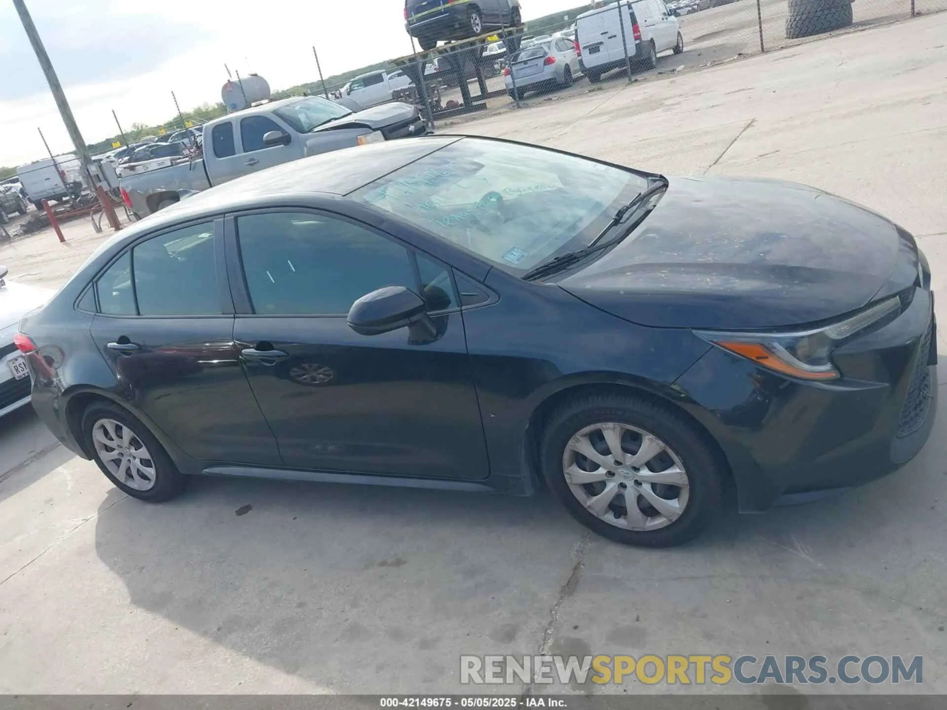 13 Photograph of a damaged car JTDEPRAE8LJ037666 TOYOTA COROLLA 2020