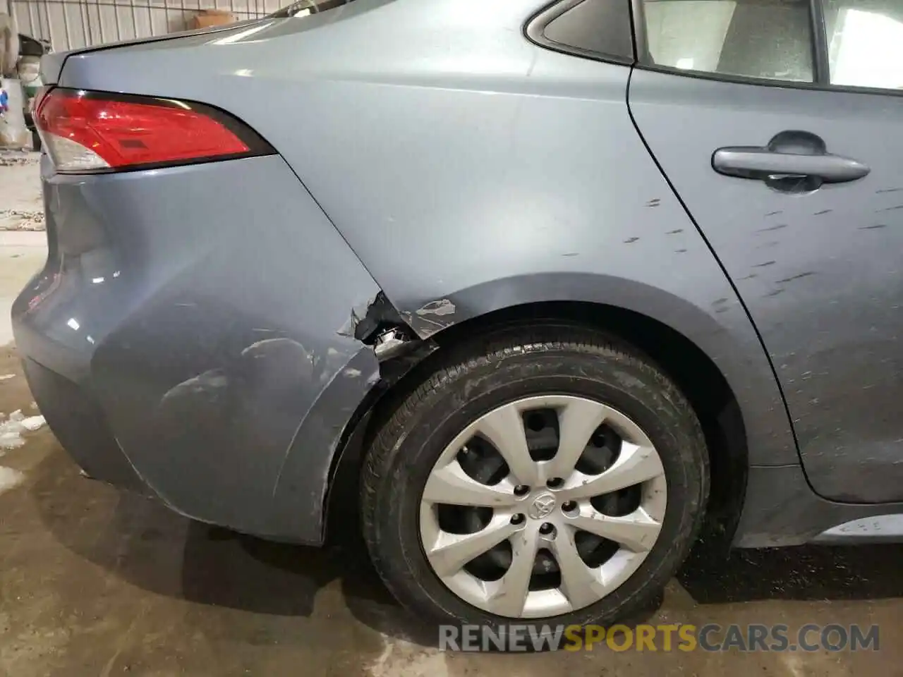 9 Photograph of a damaged car JTDEPRAE8LJ038526 TOYOTA COROLLA 2020