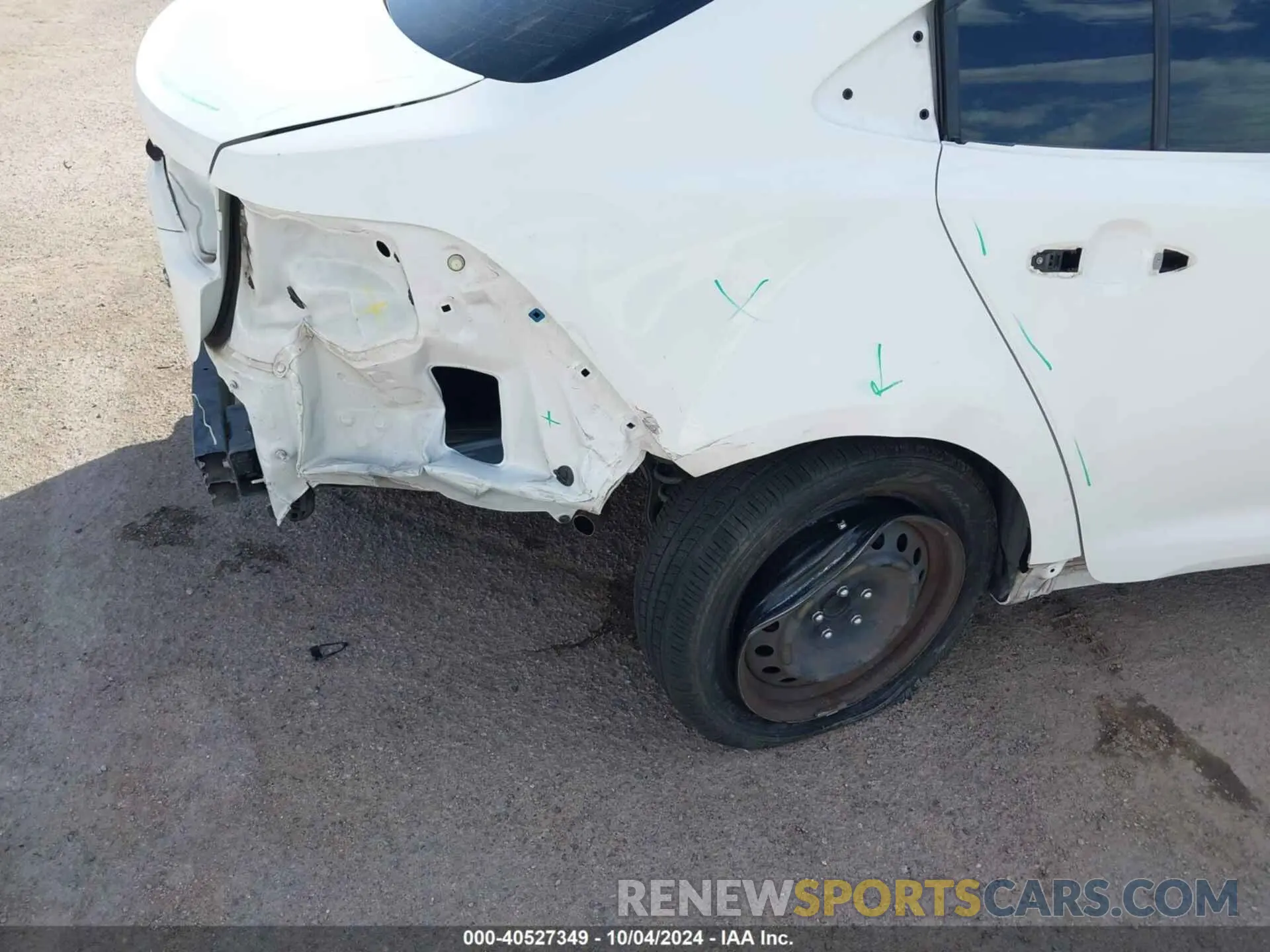 17 Photograph of a damaged car JTDEPRAE8LJ042642 TOYOTA COROLLA 2020