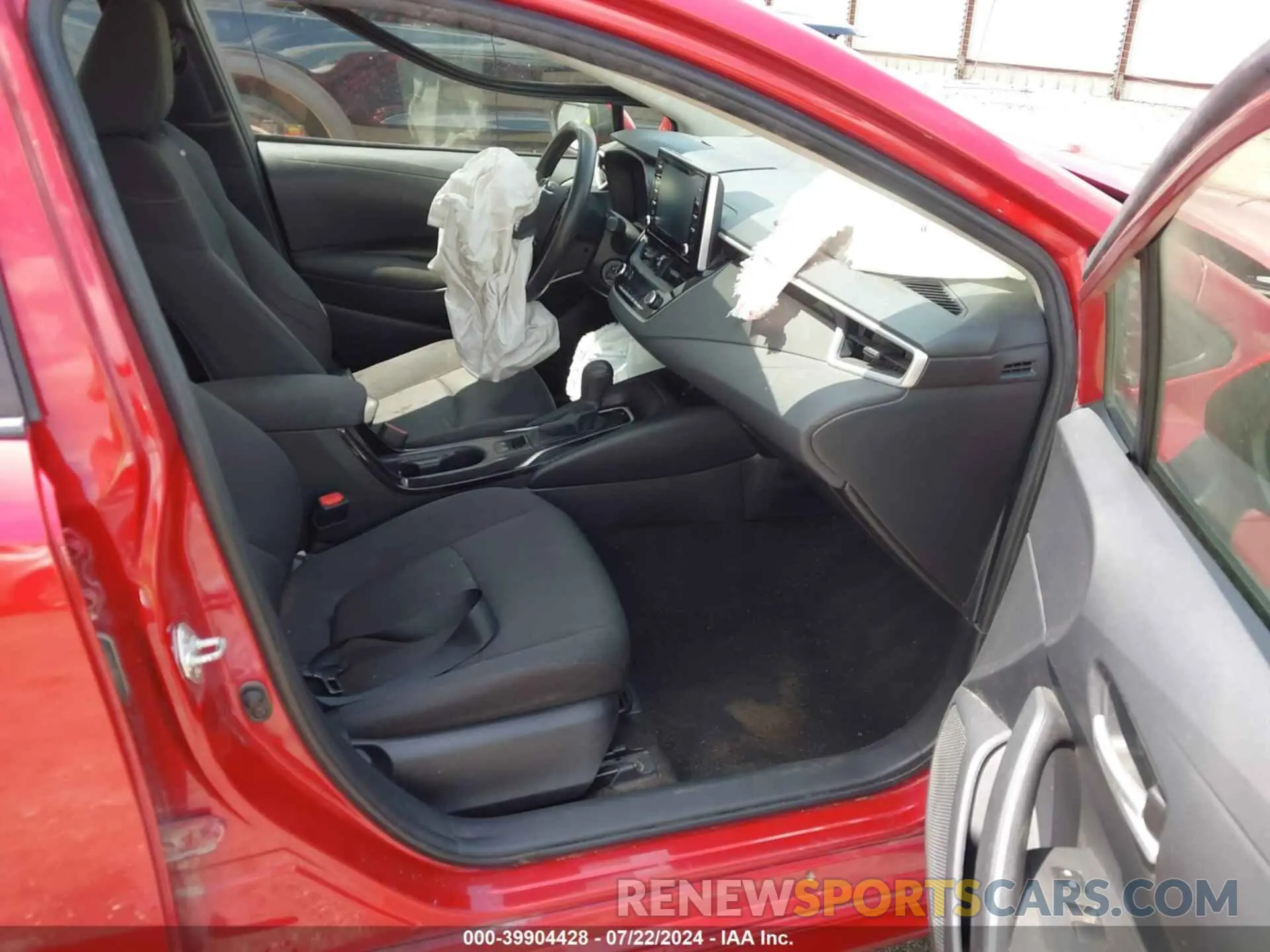 5 Photograph of a damaged car JTDEPRAE8LJ045573 TOYOTA COROLLA 2020
