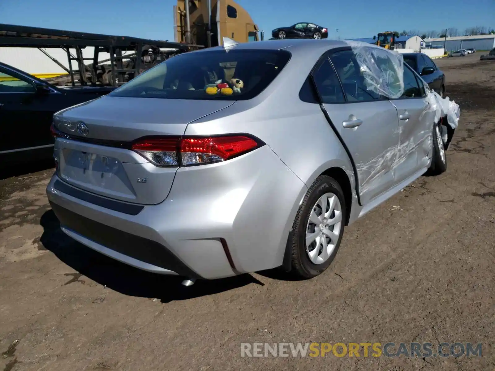 4 Photograph of a damaged car JTDEPRAE8LJ050630 TOYOTA COROLLA 2020