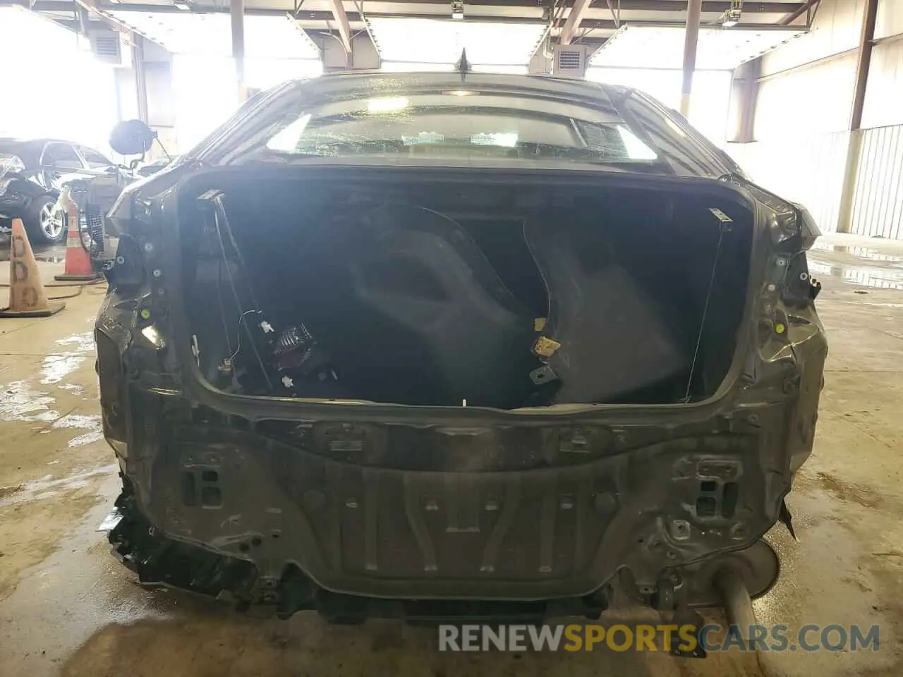 6 Photograph of a damaged car JTDEPRAE8LJ071560 TOYOTA COROLLA 2020