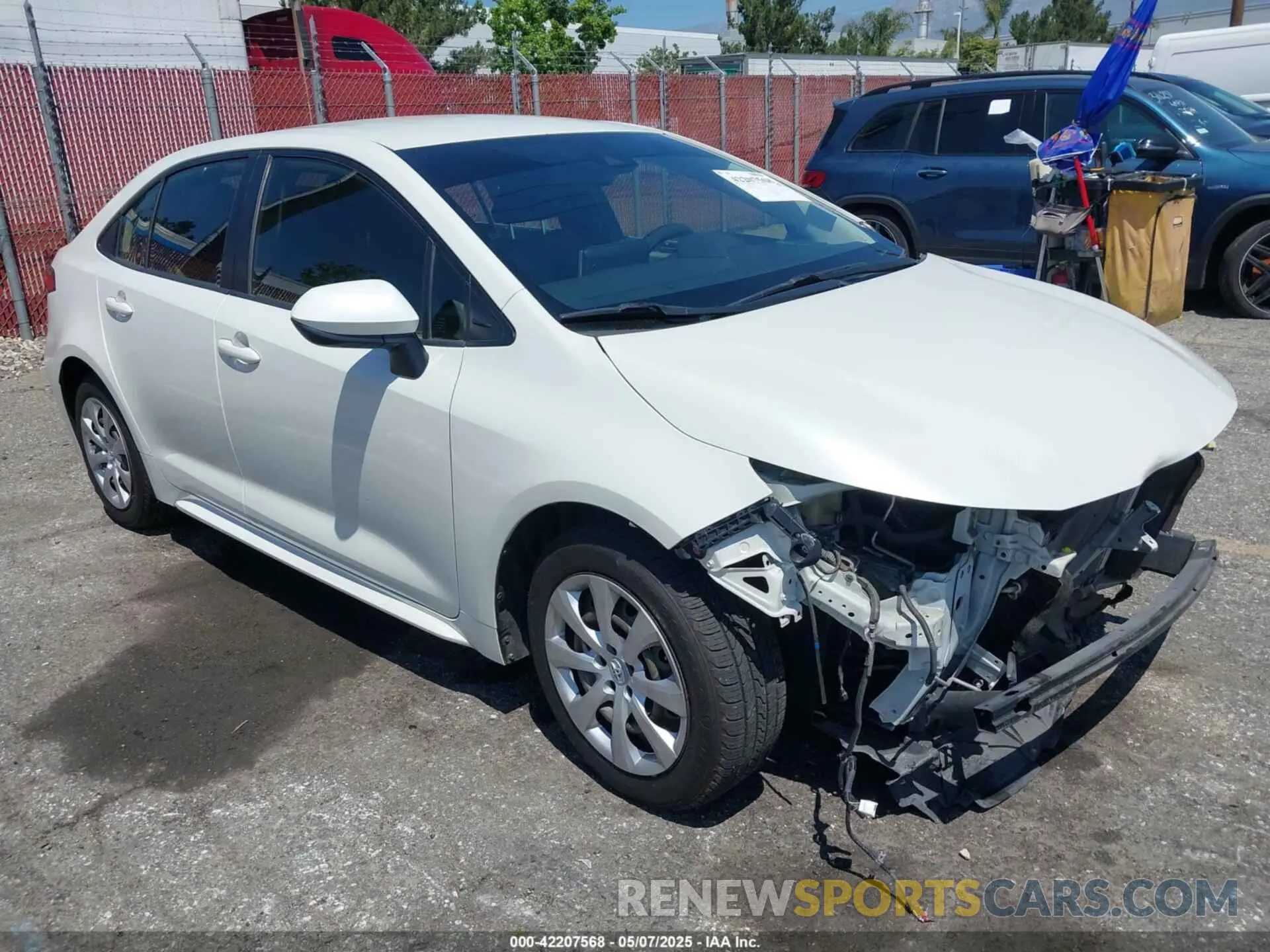1 Photograph of a damaged car JTDEPRAE8LJ075821 TOYOTA COROLLA 2020