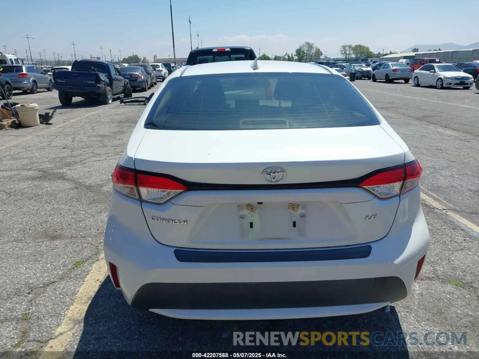 17 Photograph of a damaged car JTDEPRAE8LJ075821 TOYOTA COROLLA 2020