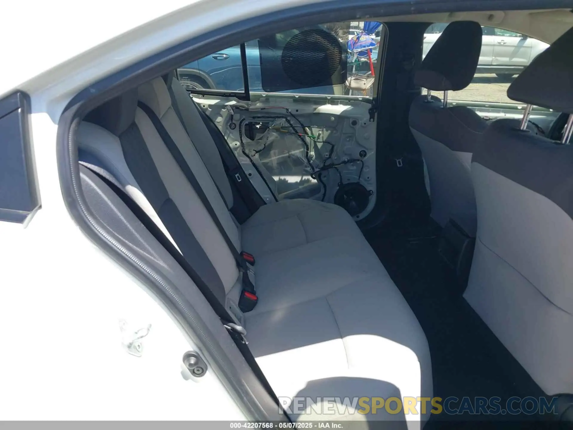 8 Photograph of a damaged car JTDEPRAE8LJ075821 TOYOTA COROLLA 2020