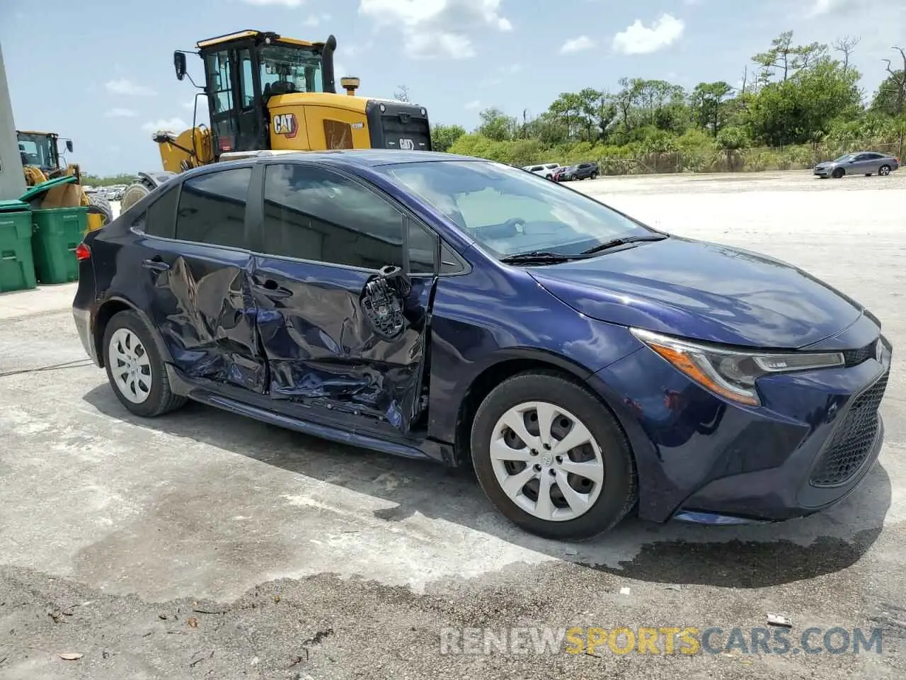 4 Photograph of a damaged car JTDEPRAE8LJ083630 TOYOTA COROLLA 2020