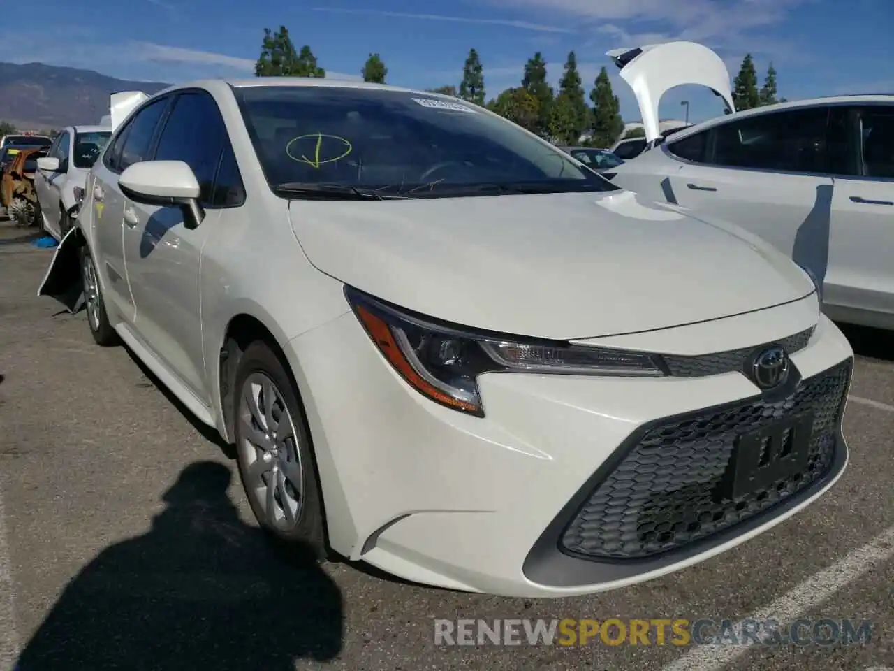 1 Photograph of a damaged car JTDEPRAE8LJ096037 TOYOTA COROLLA 2020