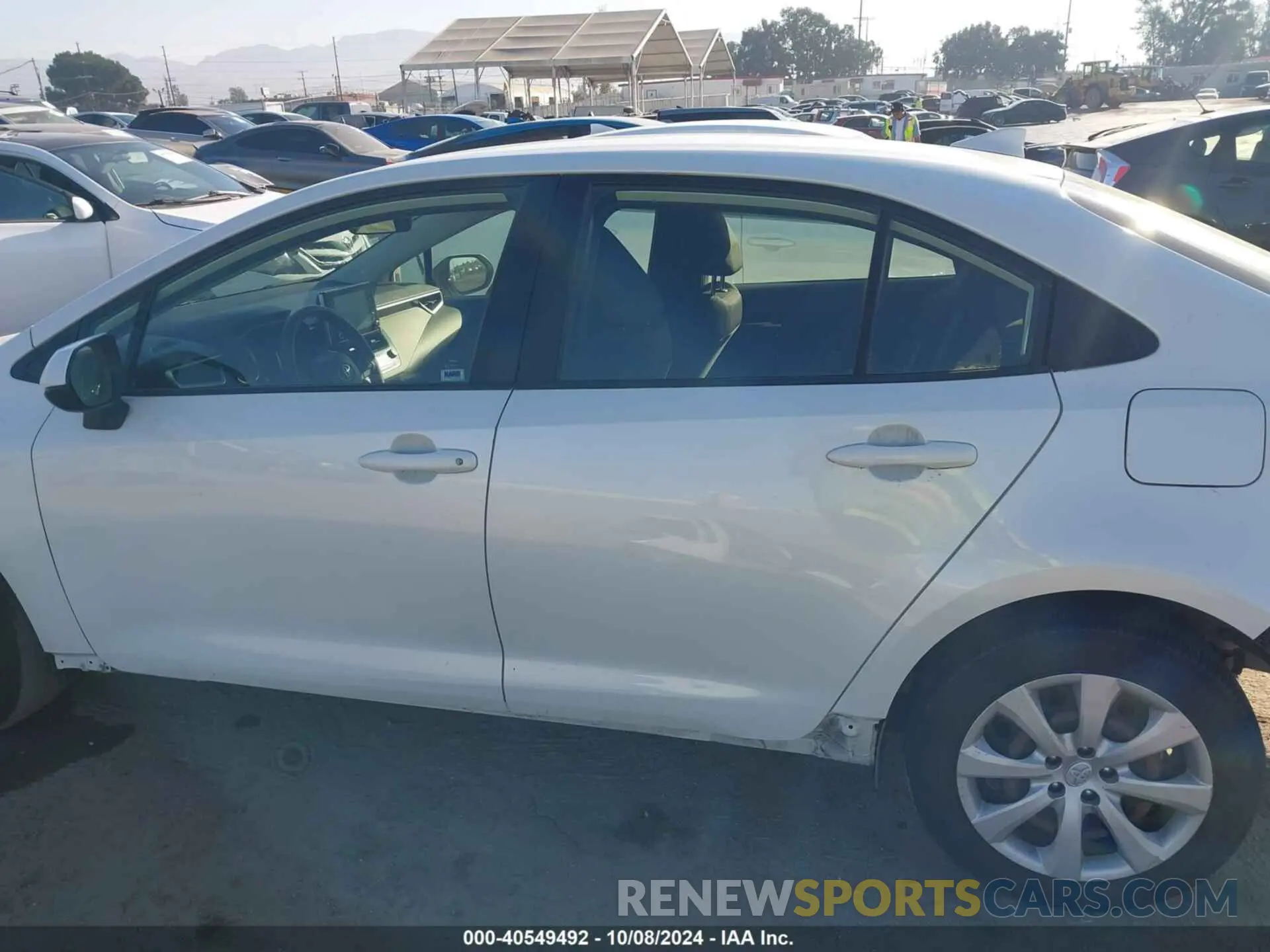 15 Photograph of a damaged car JTDEPRAE8LJ103035 TOYOTA COROLLA 2020