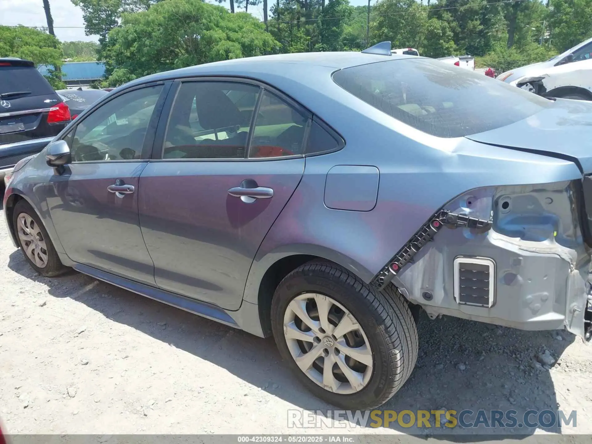 14 Photograph of a damaged car JTDEPRAE8LJ105867 TOYOTA COROLLA 2020