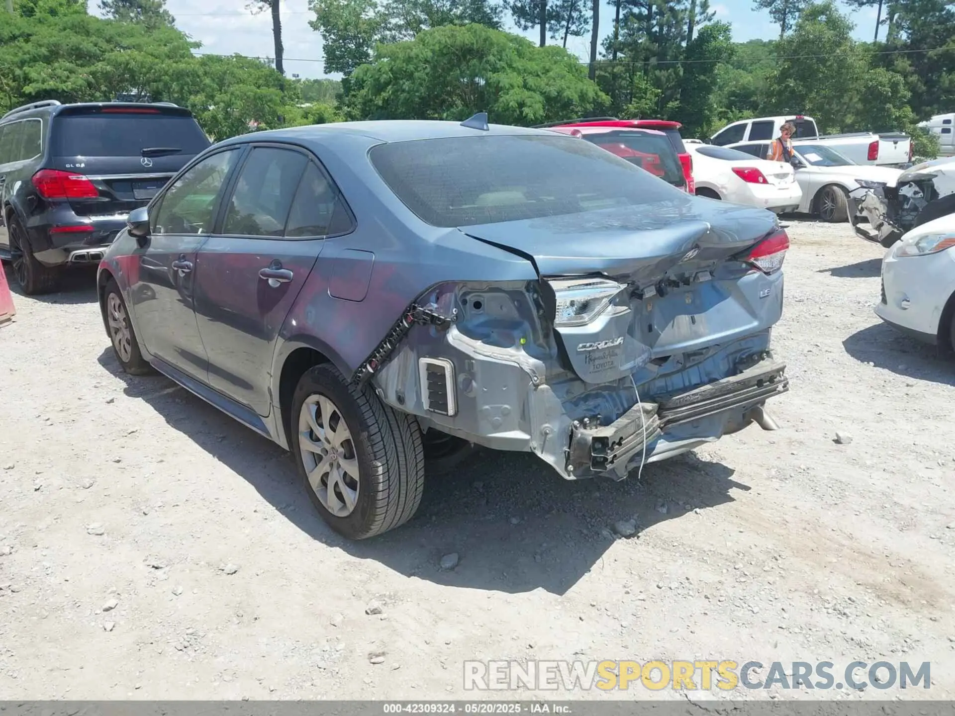 3 Photograph of a damaged car JTDEPRAE8LJ105867 TOYOTA COROLLA 2020
