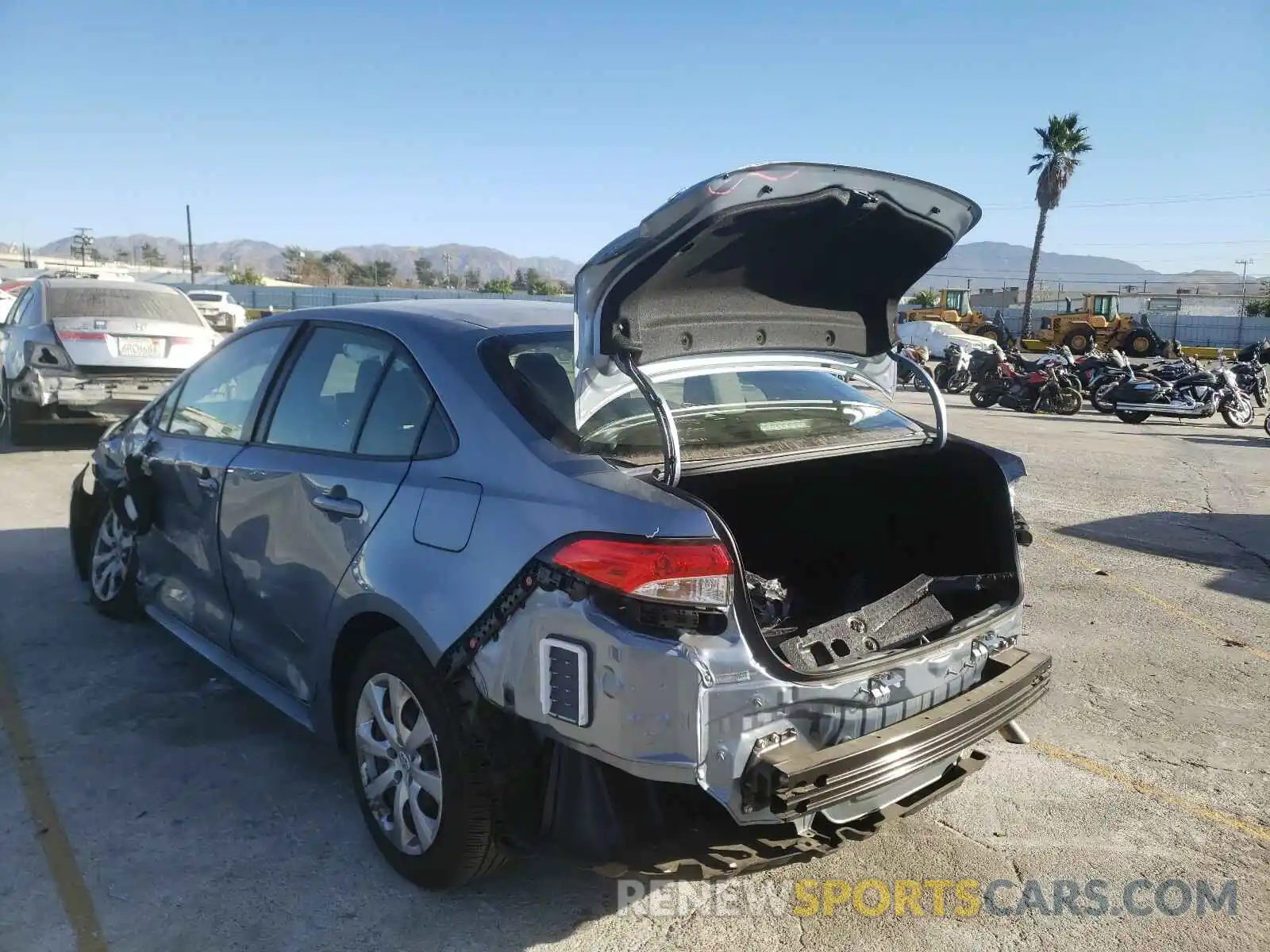 3 Photograph of a damaged car JTDEPRAE8LJ105982 TOYOTA COROLLA 2020