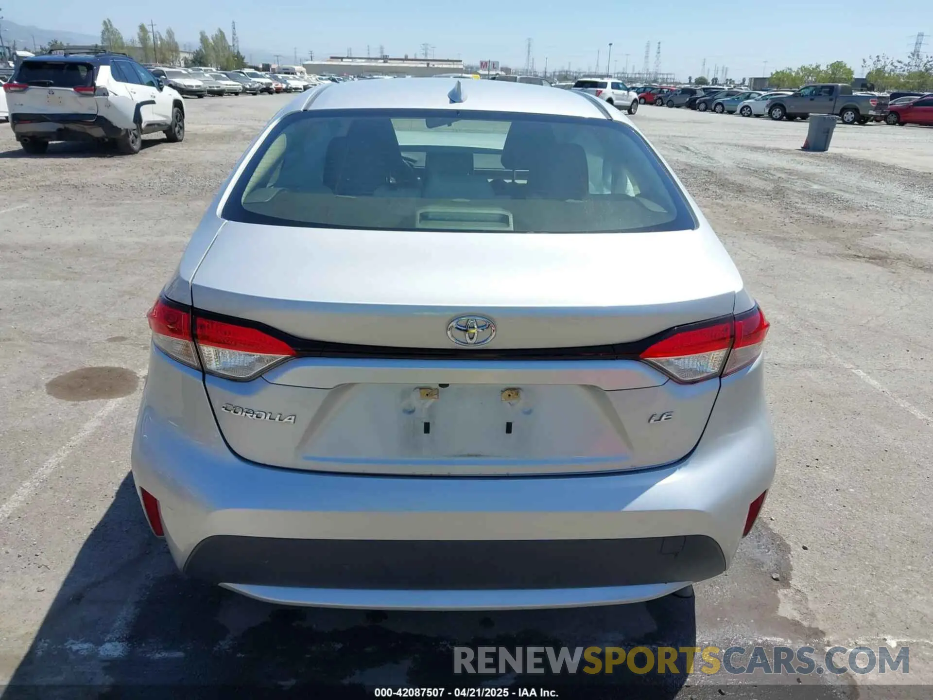 16 Photograph of a damaged car JTDEPRAE9LJ020990 TOYOTA COROLLA 2020