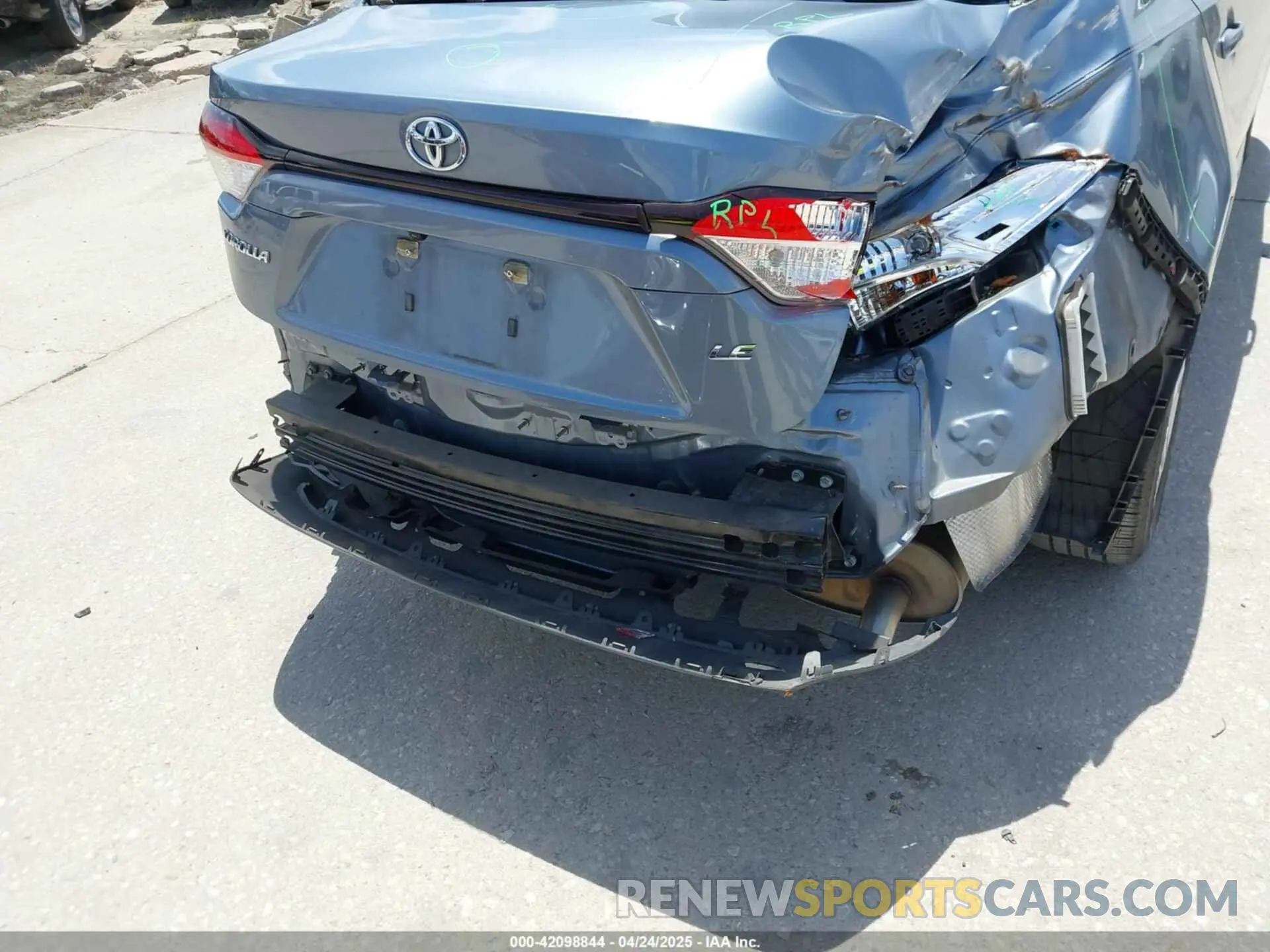 6 Photograph of a damaged car JTDEPRAE9LJ021850 TOYOTA COROLLA 2020