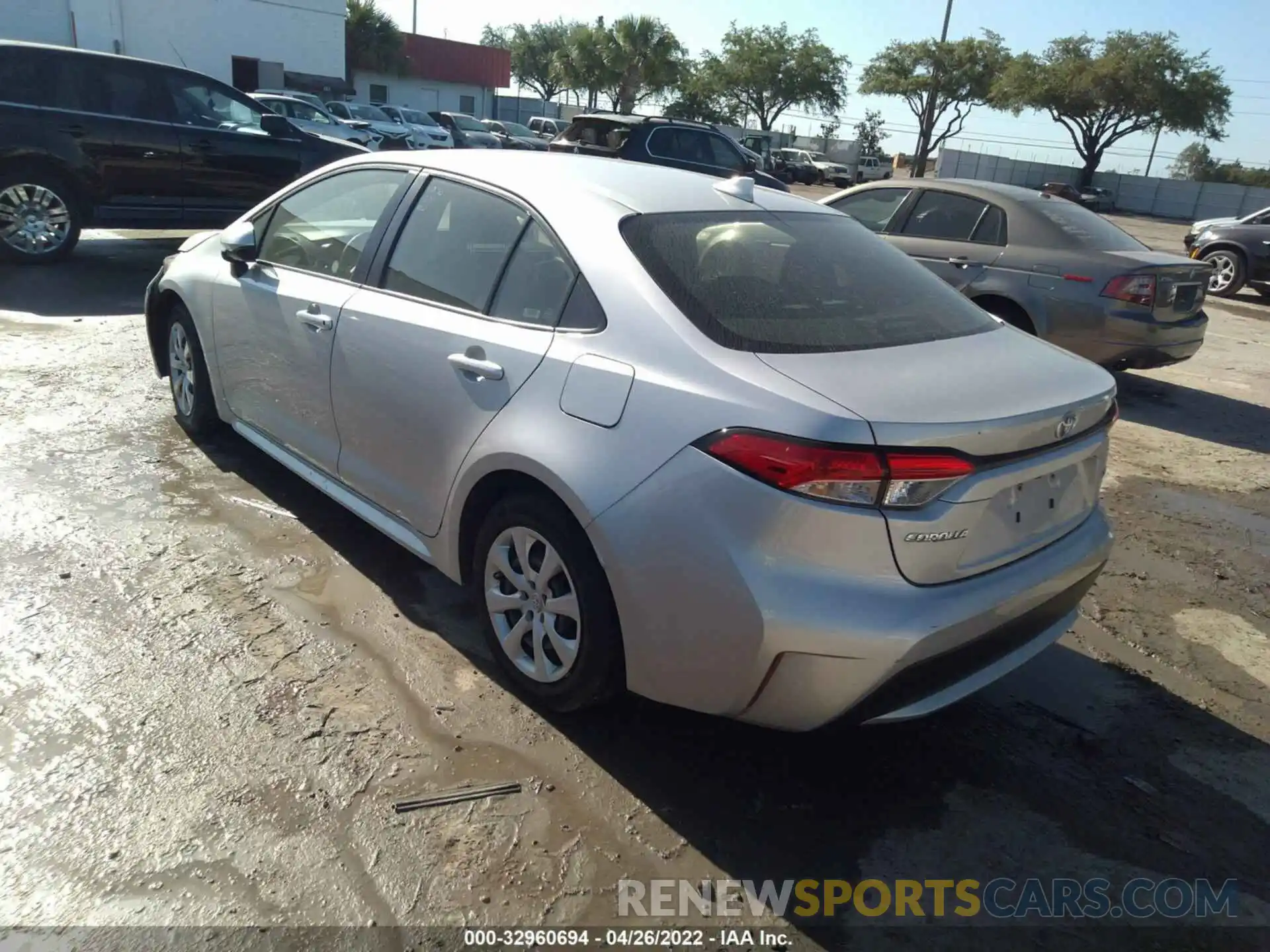 3 Photograph of a damaged car JTDEPRAE9LJ031388 TOYOTA COROLLA 2020