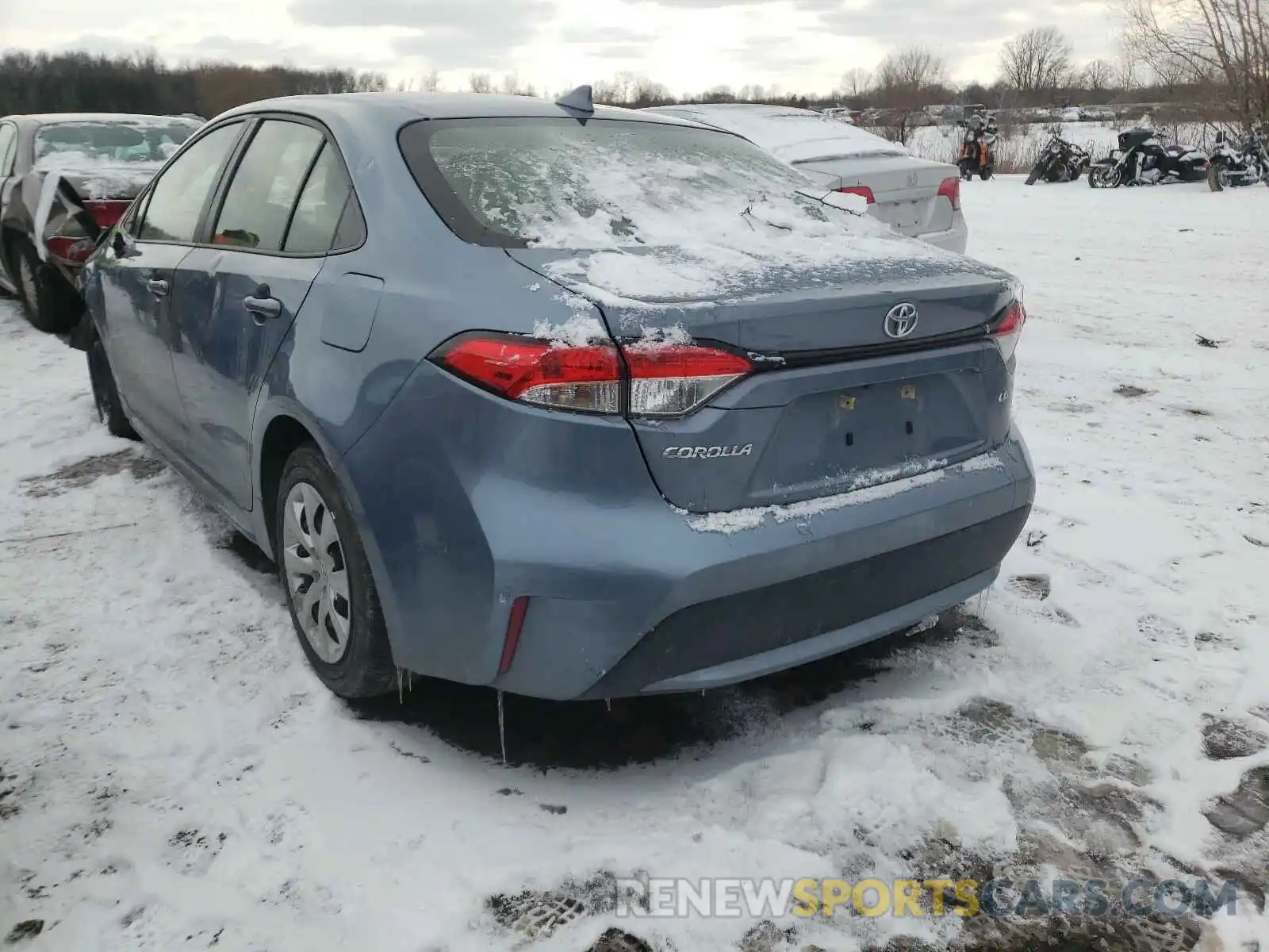 3 Photograph of a damaged car JTDEPRAE9LJ033285 TOYOTA COROLLA 2020