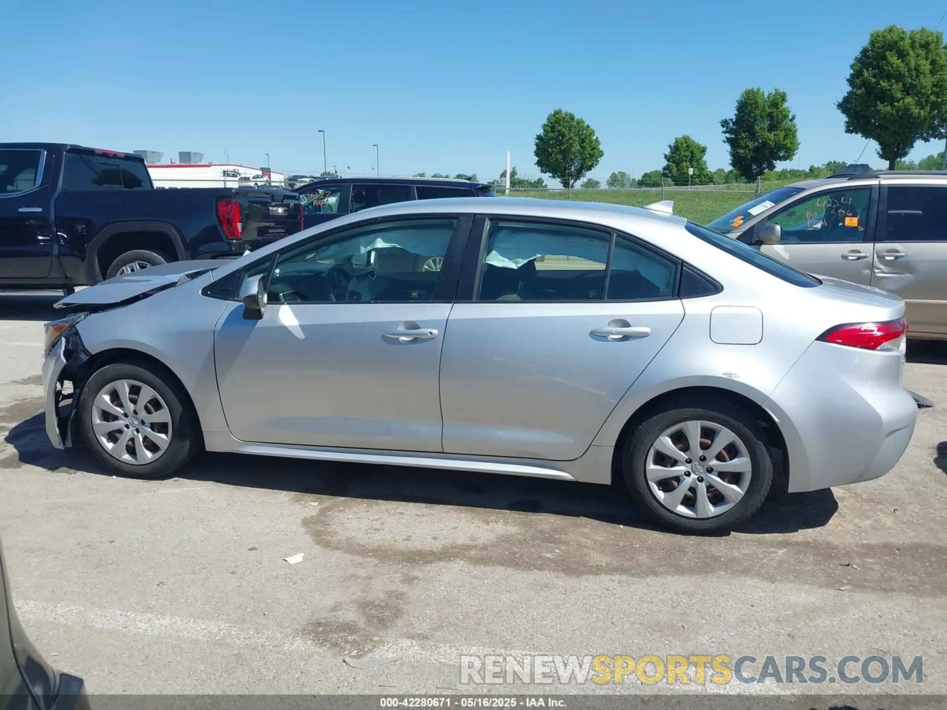 15 Photograph of a damaged car JTDEPRAE9LJ035389 TOYOTA COROLLA 2020