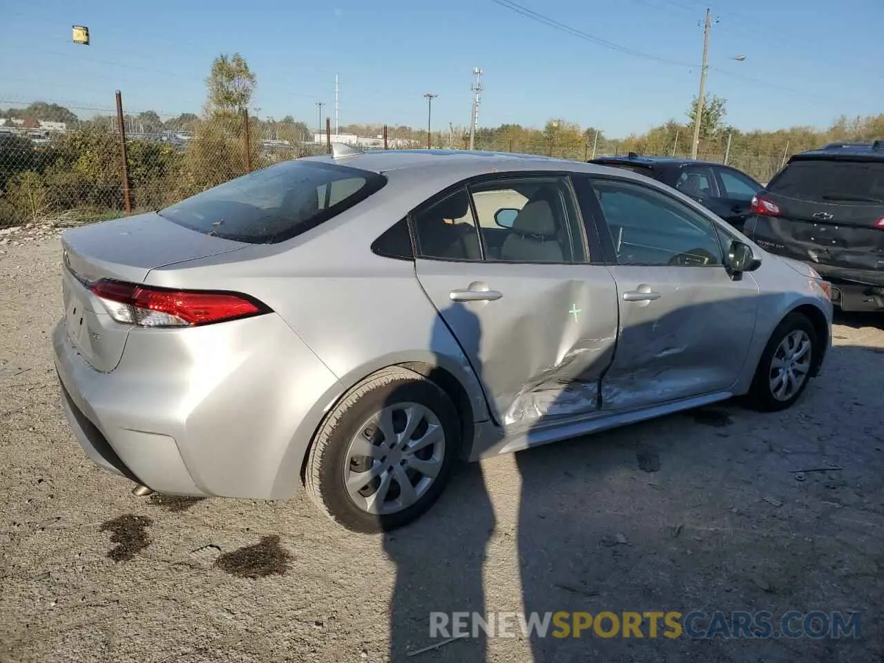 3 Photograph of a damaged car JTDEPRAE9LJ038650 TOYOTA COROLLA 2020