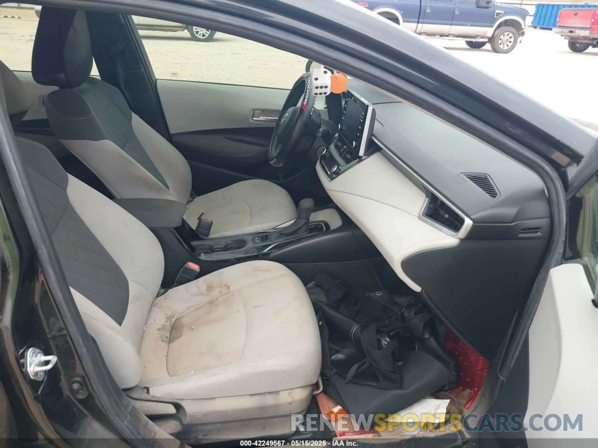 5 Photograph of a damaged car JTDEPRAE9LJ054735 TOYOTA COROLLA 2020