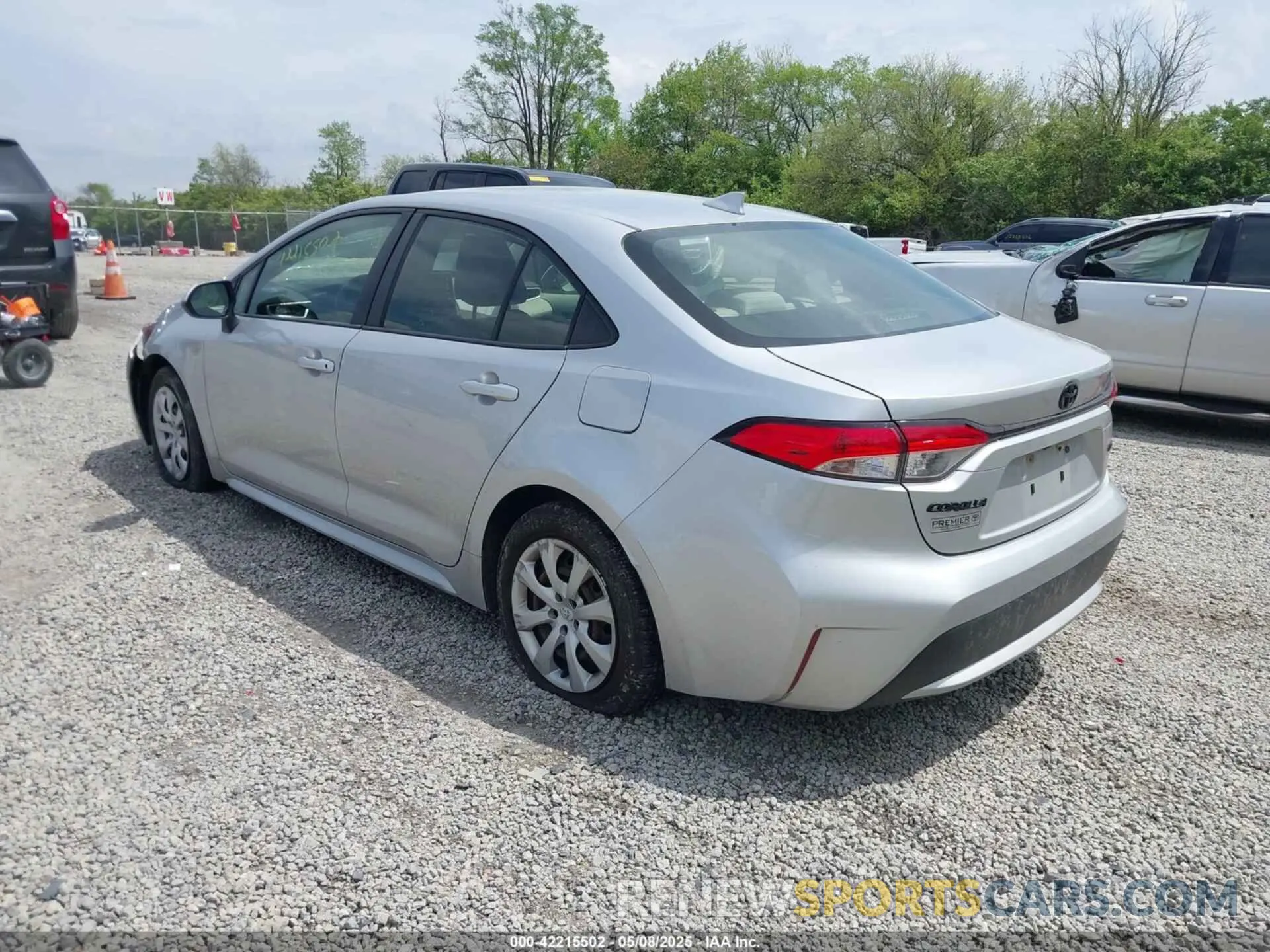 3 Photograph of a damaged car JTDEPRAE9LJ055237 TOYOTA COROLLA 2020