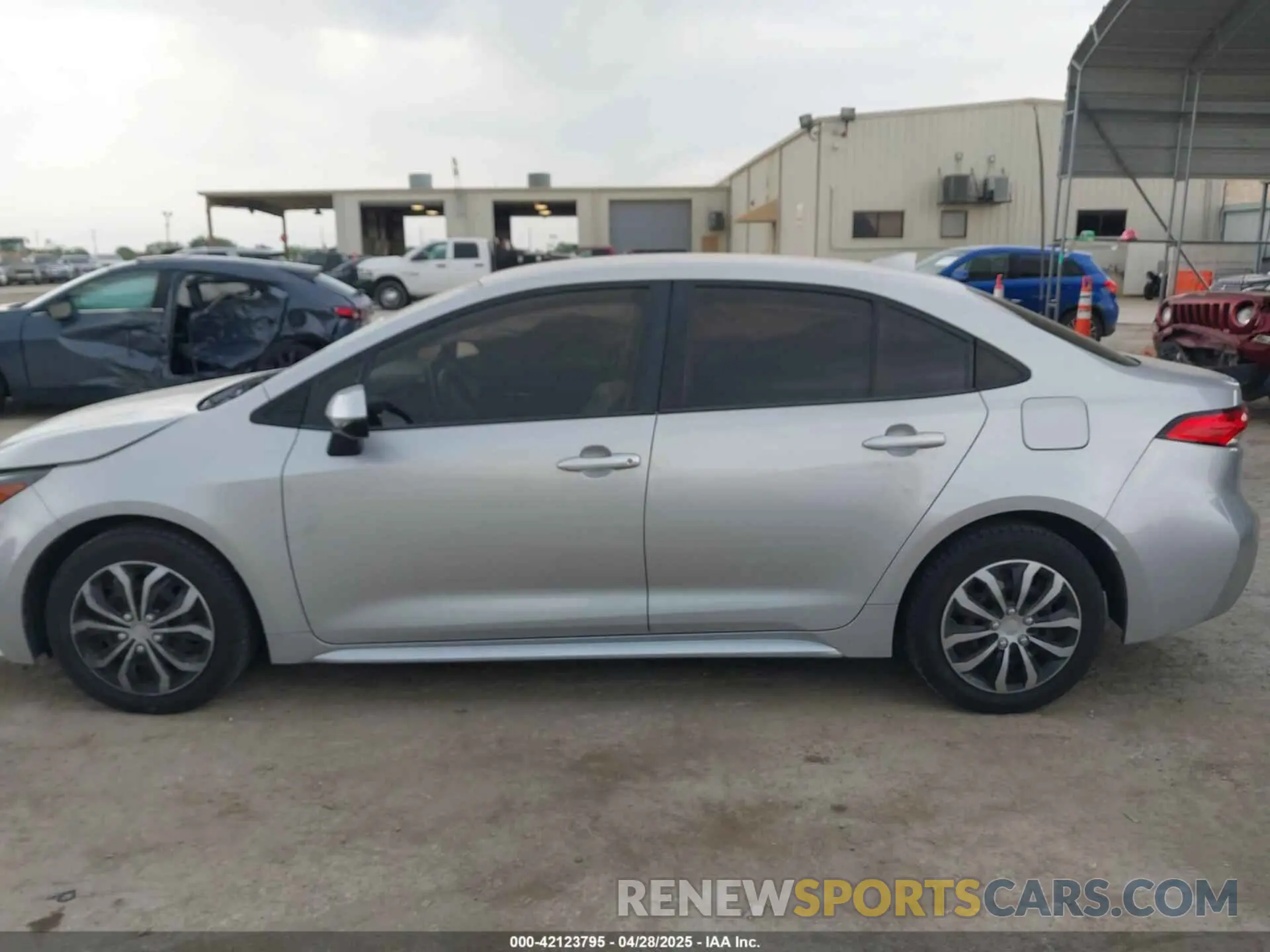 14 Photograph of a damaged car JTDEPRAE9LJ055724 TOYOTA COROLLA 2020