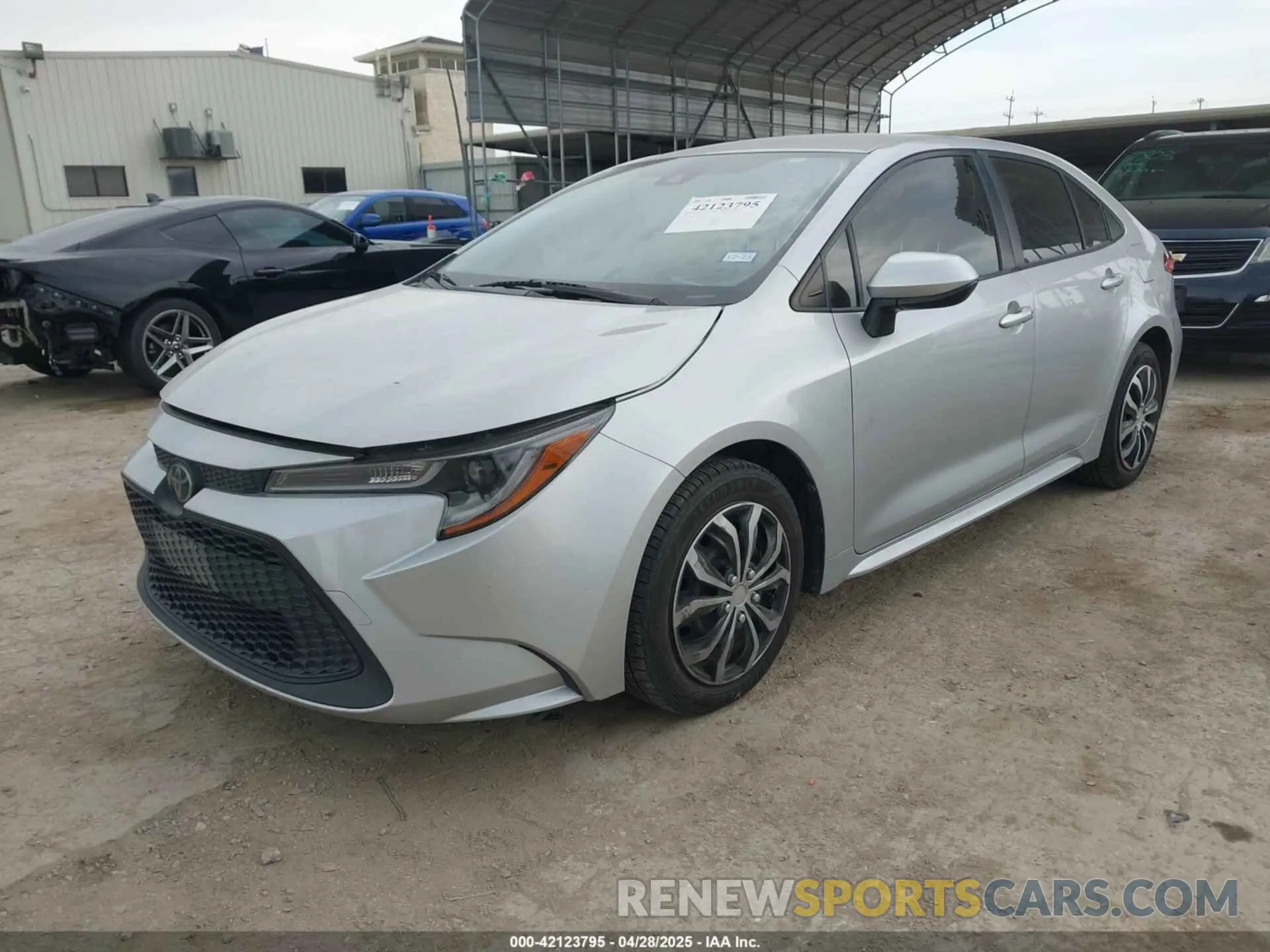 2 Photograph of a damaged car JTDEPRAE9LJ055724 TOYOTA COROLLA 2020
