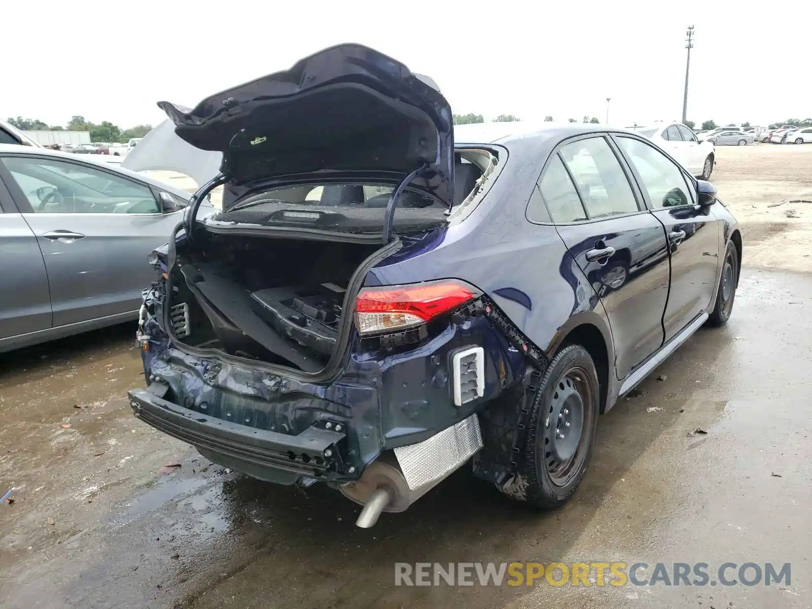 4 Photograph of a damaged car JTDEPRAE9LJ074094 TOYOTA COROLLA 2020