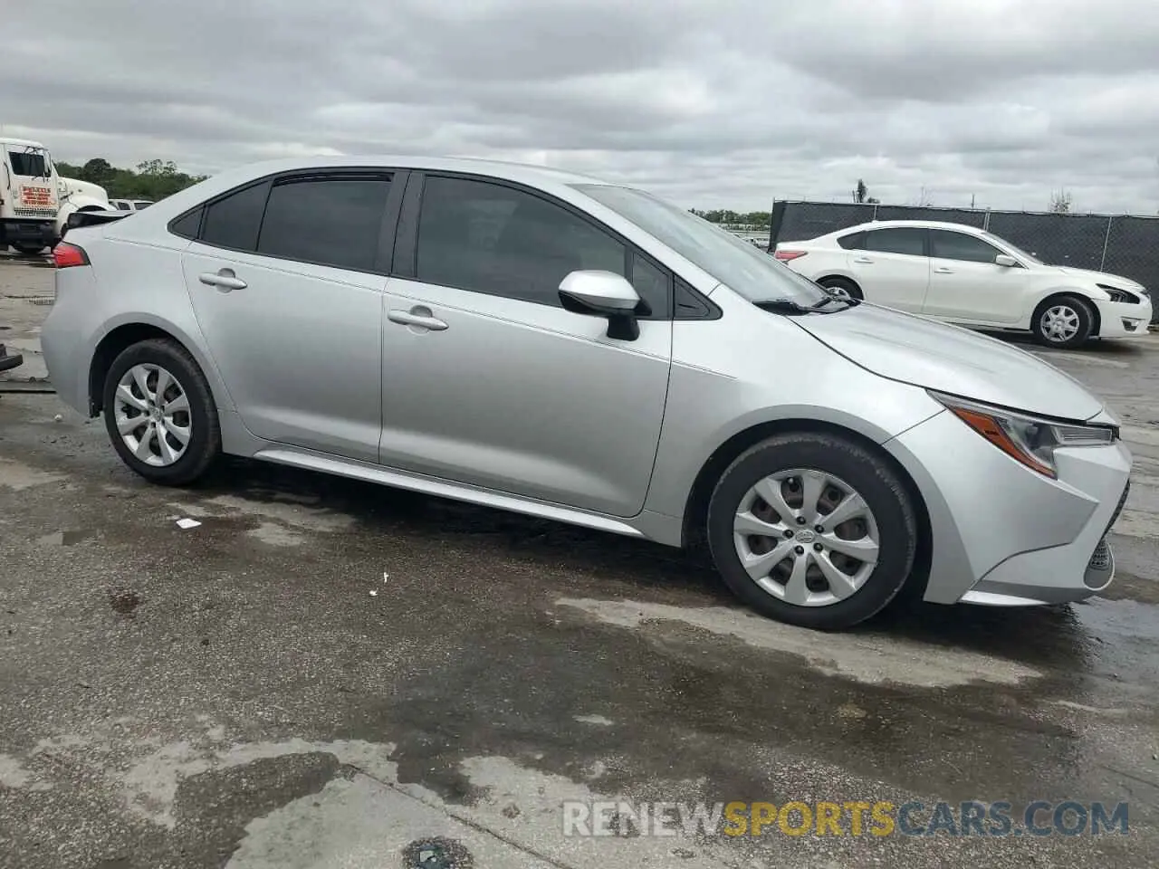 4 Photograph of a damaged car JTDEPRAE9LJ090487 TOYOTA COROLLA 2020