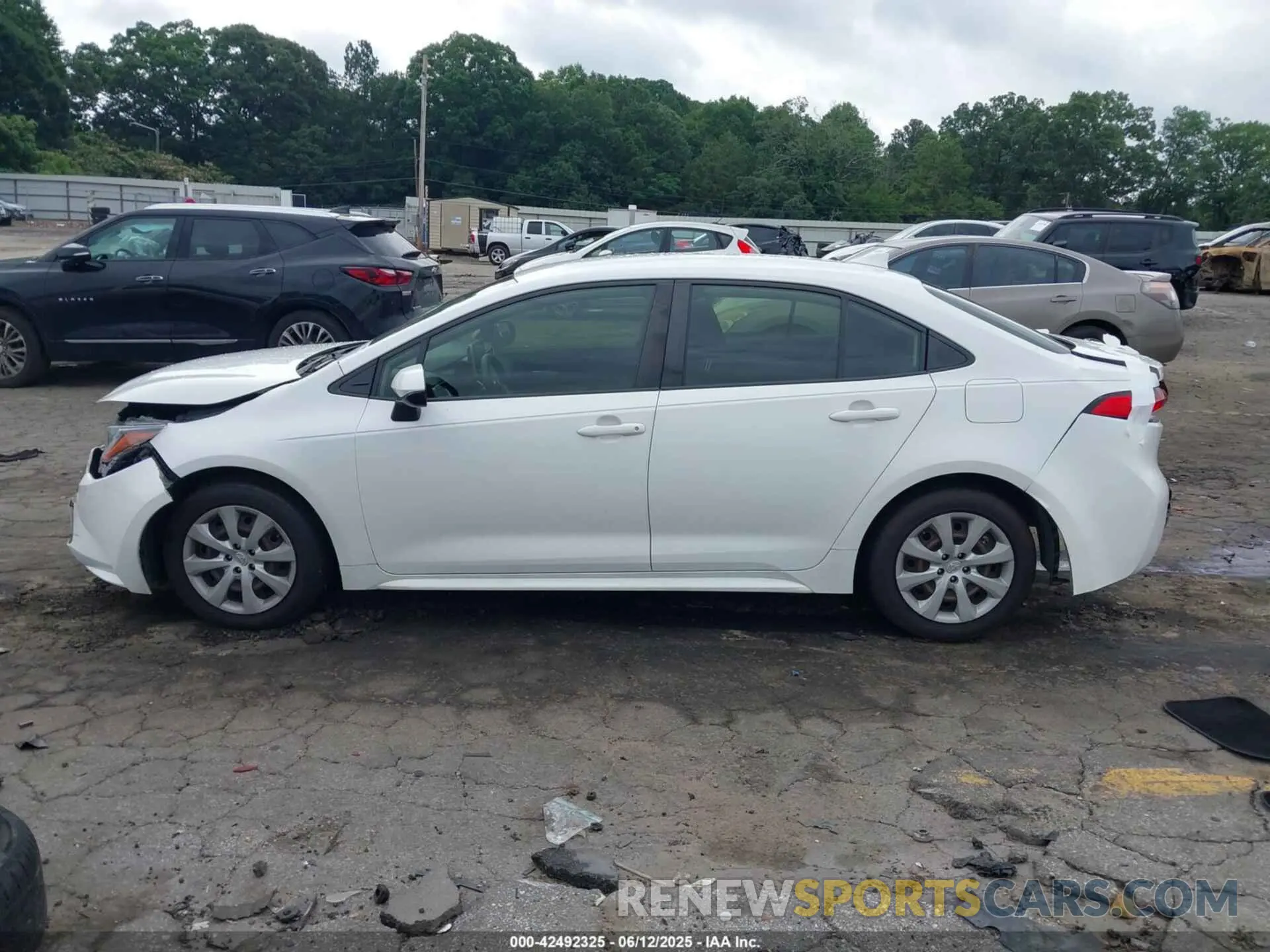 14 Photograph of a damaged car JTDEPRAE9LJ098878 TOYOTA COROLLA 2020