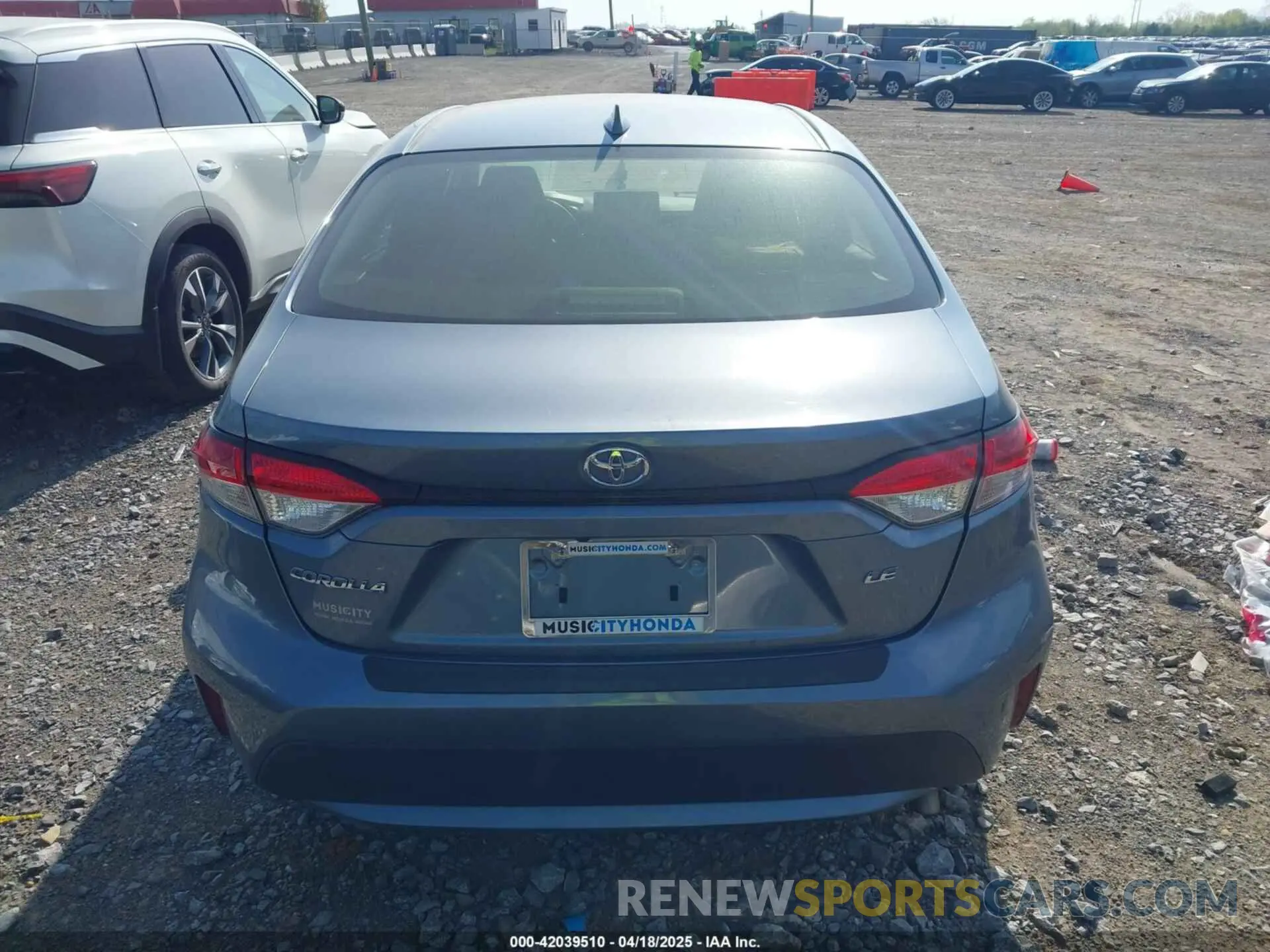 17 Photograph of a damaged car JTDEPRAE9LJ106932 TOYOTA COROLLA 2020