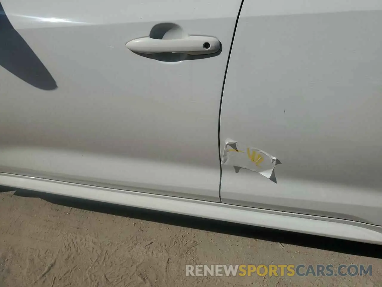 12 Photograph of a damaged car JTDEPRAEXLJ007617 TOYOTA COROLLA 2020