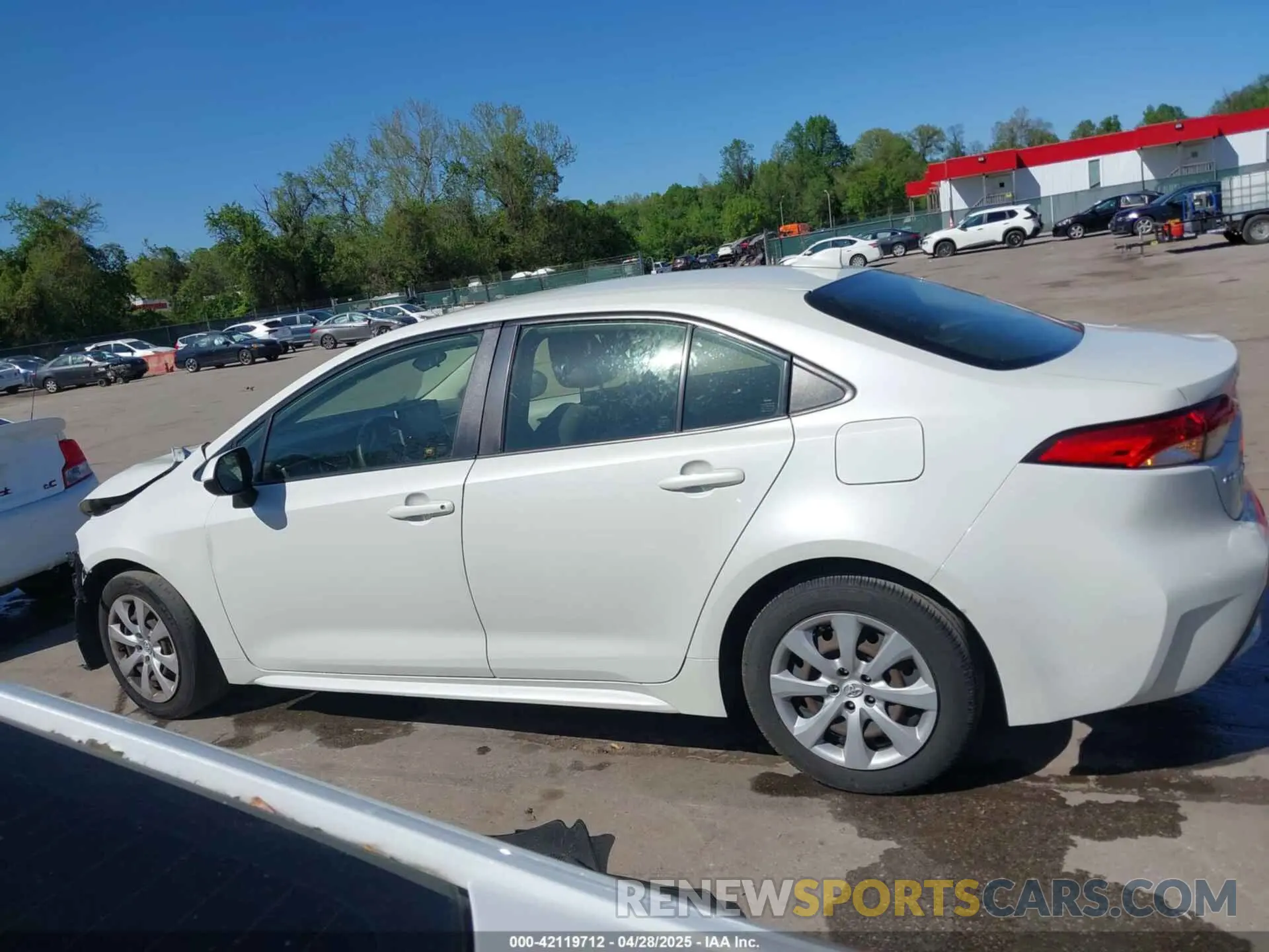 15 Photograph of a damaged car JTDEPRAEXLJ022781 TOYOTA COROLLA 2020