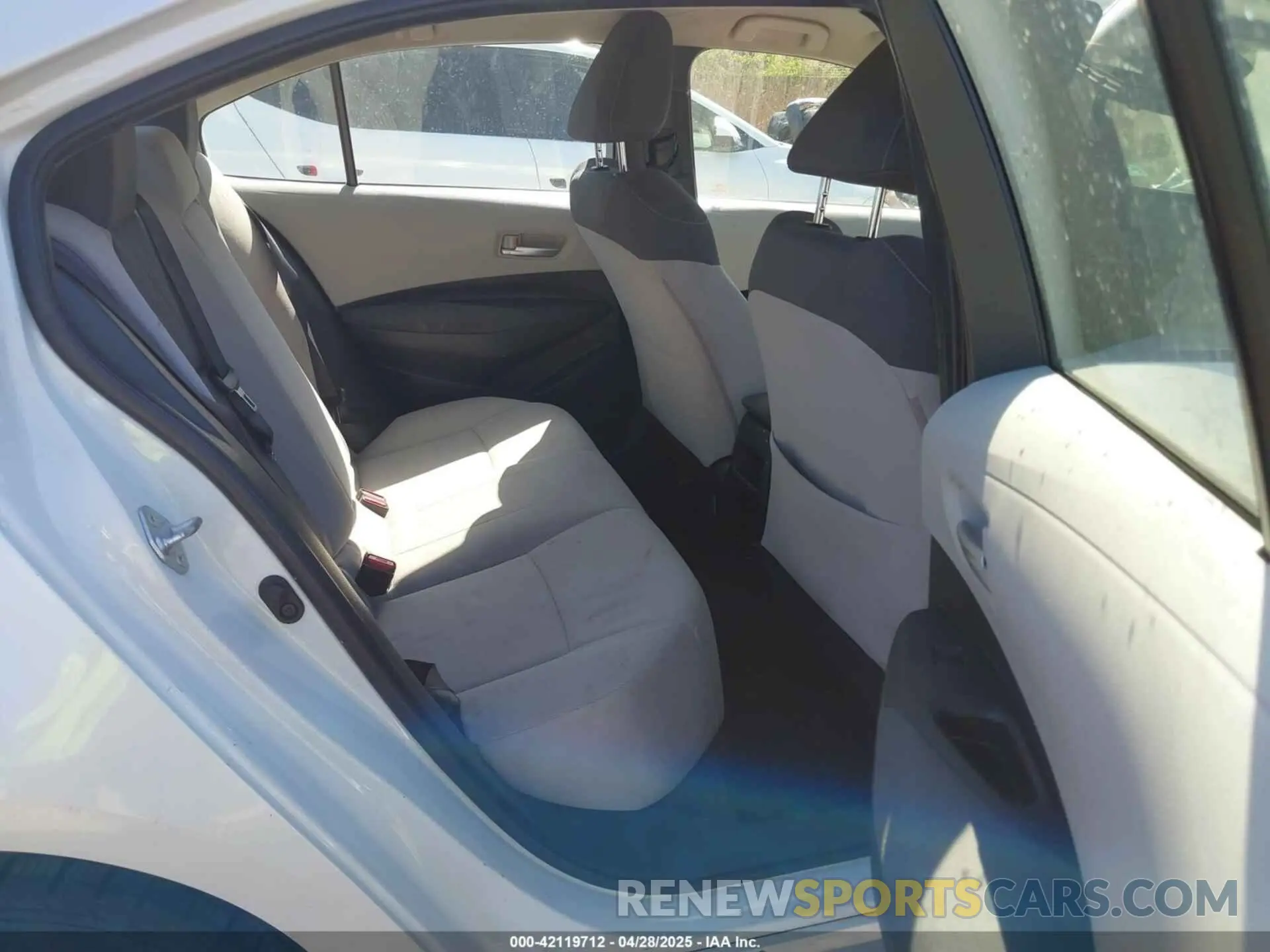 8 Photograph of a damaged car JTDEPRAEXLJ022781 TOYOTA COROLLA 2020