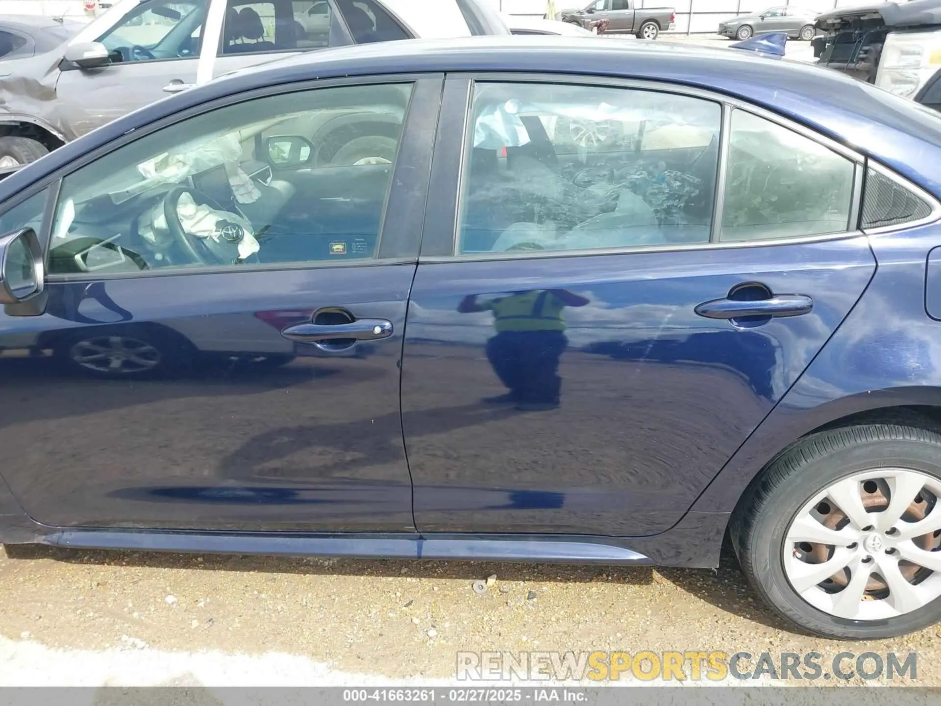 14 Photograph of a damaged car JTDEPRAEXLJ023333 TOYOTA COROLLA 2020
