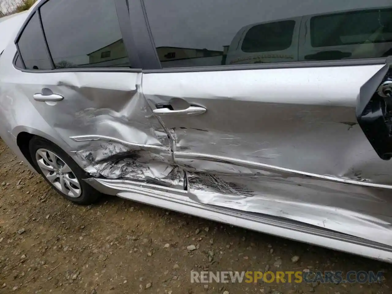 9 Photograph of a damaged car JTDEPRAEXLJ029231 TOYOTA COROLLA 2020