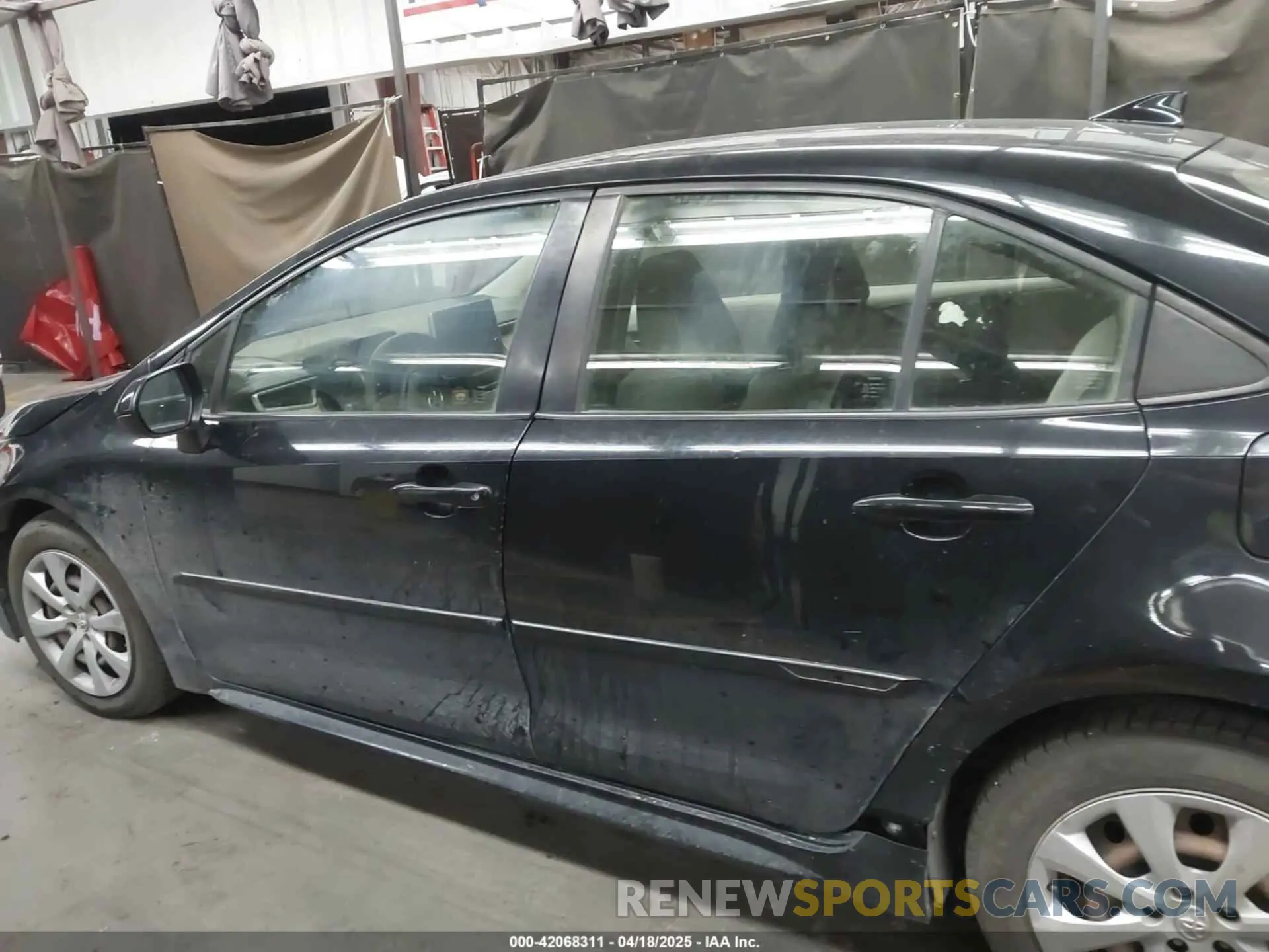 14 Photograph of a damaged car JTDEPRAEXLJ031514 TOYOTA COROLLA 2020