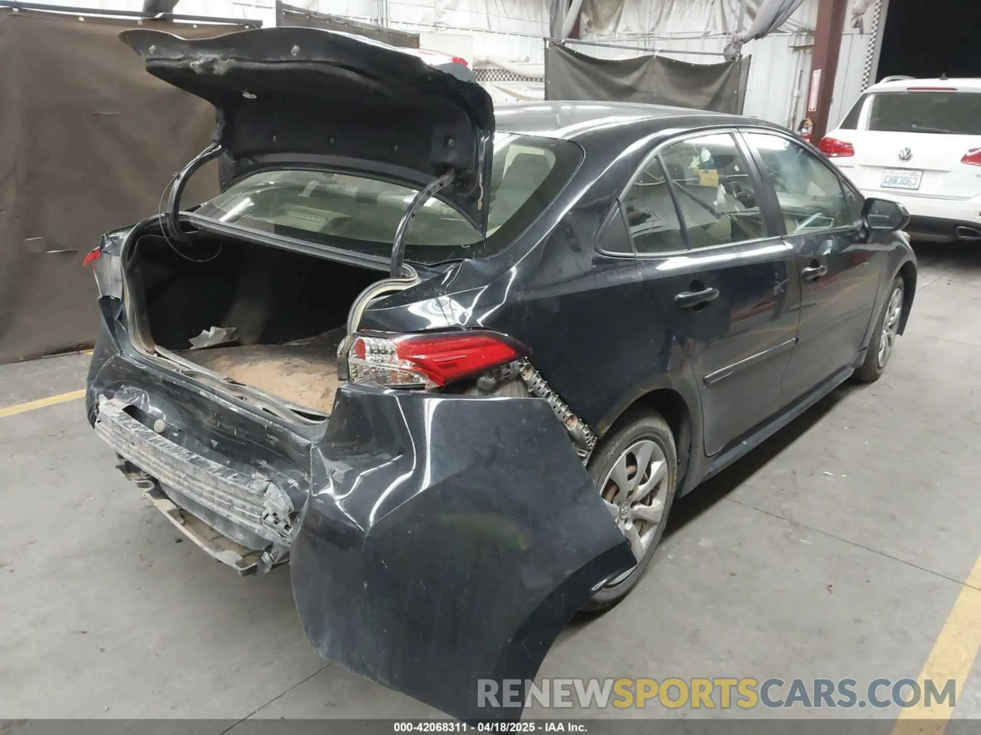 4 Photograph of a damaged car JTDEPRAEXLJ031514 TOYOTA COROLLA 2020