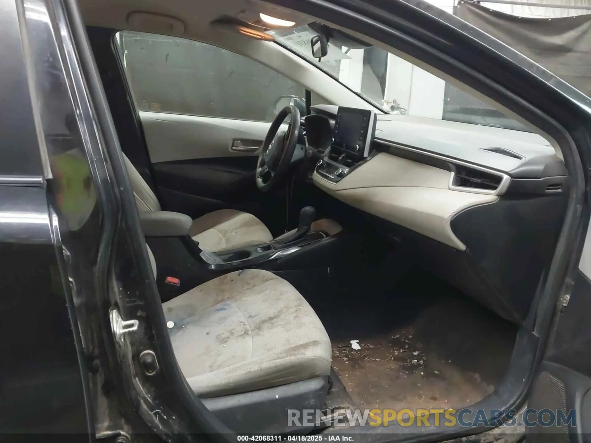 5 Photograph of a damaged car JTDEPRAEXLJ031514 TOYOTA COROLLA 2020