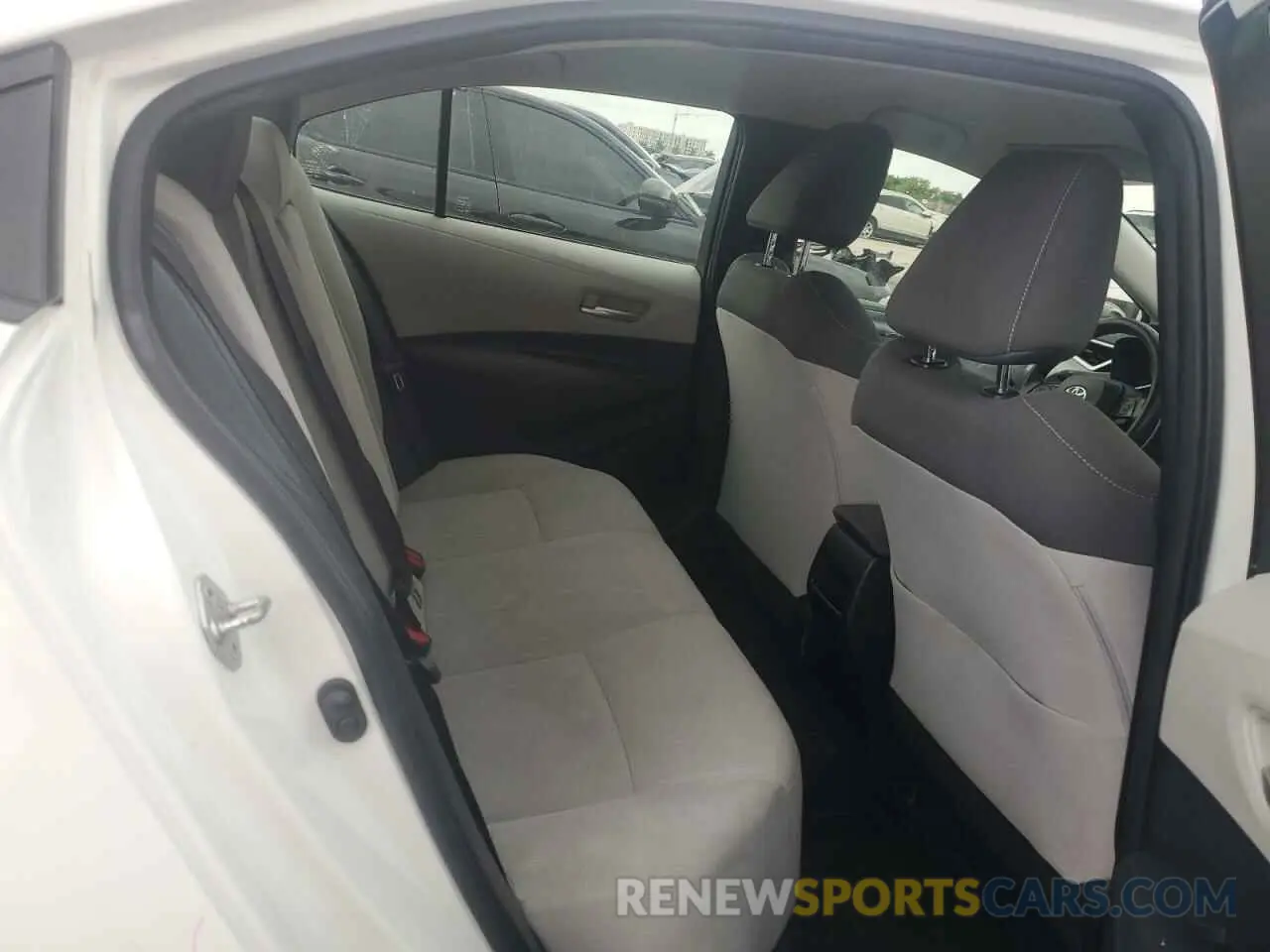 10 Photograph of a damaged car JTDEPRAEXLJ031853 TOYOTA COROLLA 2020