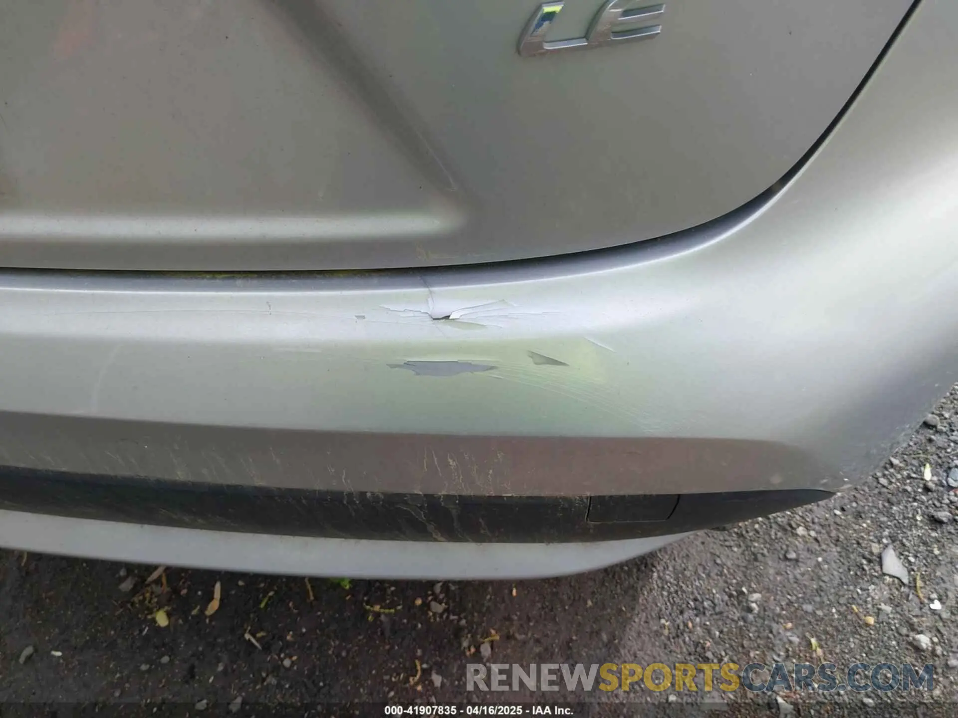 19 Photograph of a damaged car JTDEPRAEXLJ032789 TOYOTA COROLLA 2020