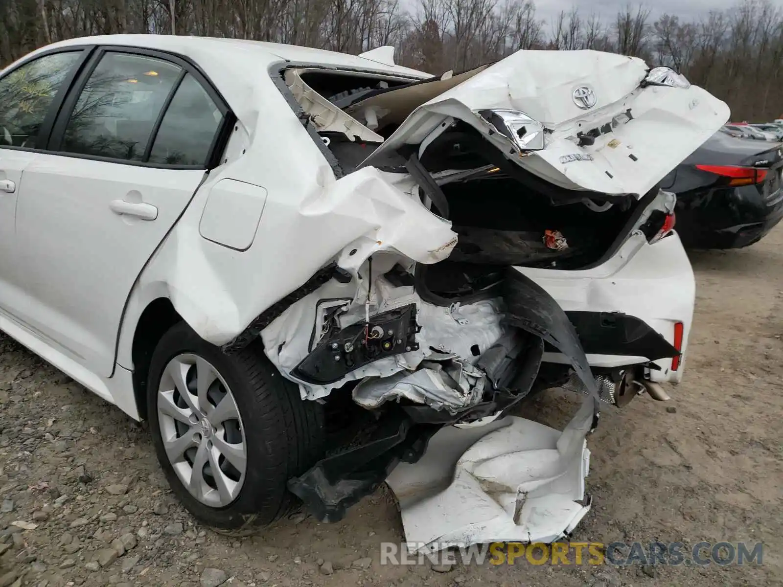 9 Photograph of a damaged car JTDEPRAEXLJ035868 TOYOTA COROLLA 2020