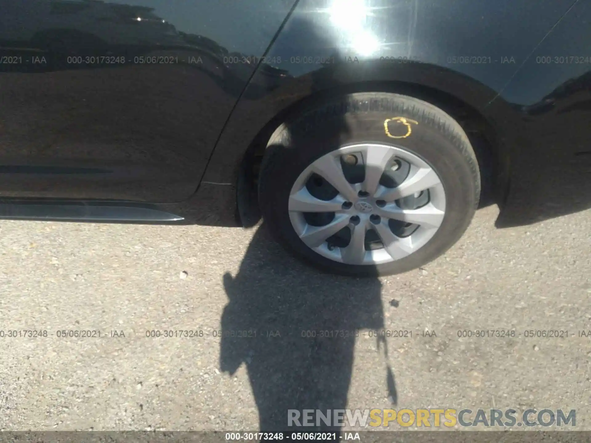 12 Photograph of a damaged car JTDEPRAEXLJ039158 TOYOTA COROLLA 2020