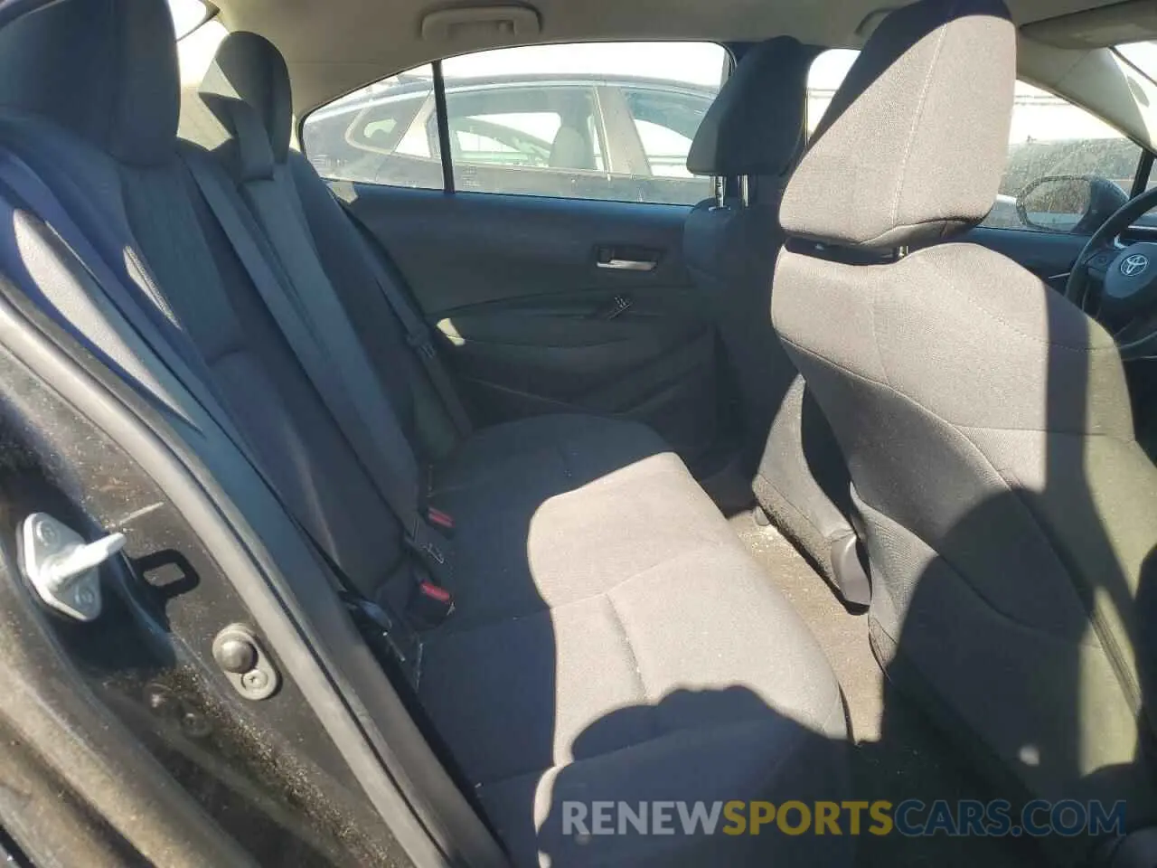 10 Photograph of a damaged car JTDEPRAEXLJ042710 TOYOTA COROLLA 2020