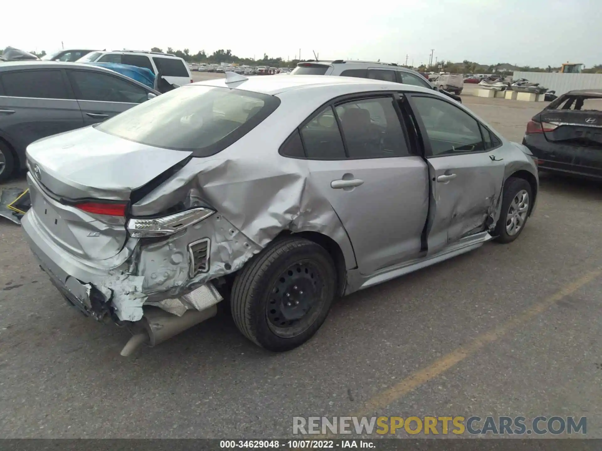 4 Photograph of a damaged car JTDEPRAEXLJ043811 TOYOTA COROLLA 2020