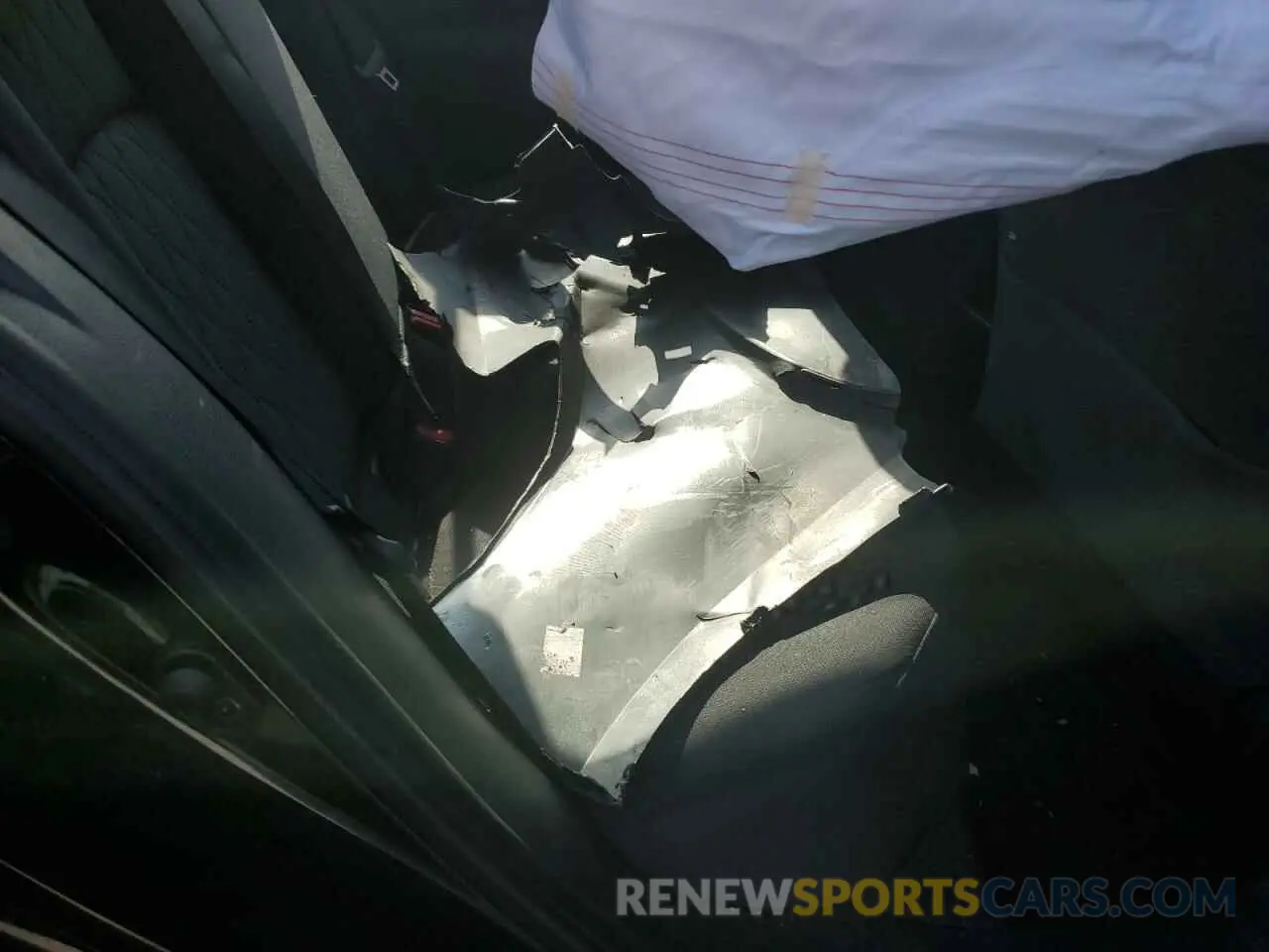 11 Photograph of a damaged car JTDEPRAEXLJ044621 TOYOTA COROLLA 2020
