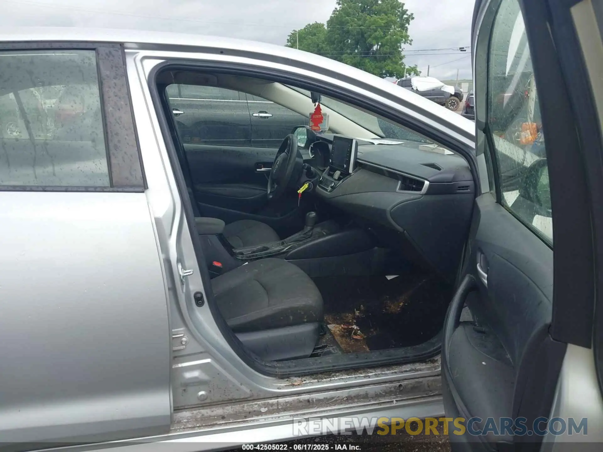 5 Photograph of a damaged car JTDEPRAEXLJ053500 TOYOTA COROLLA 2020
