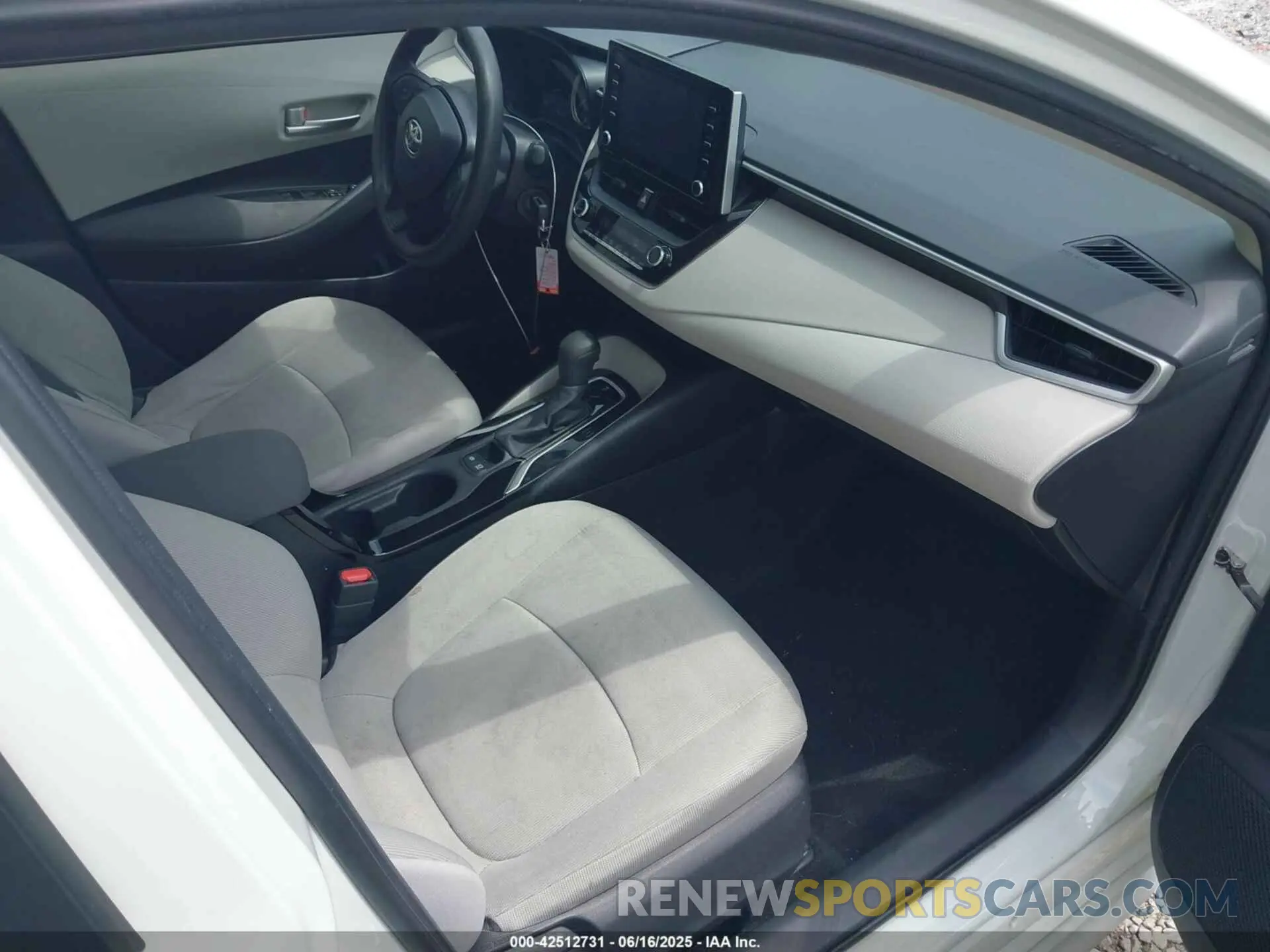 5 Photograph of a damaged car JTDEPRAEXLJ062018 TOYOTA COROLLA 2020